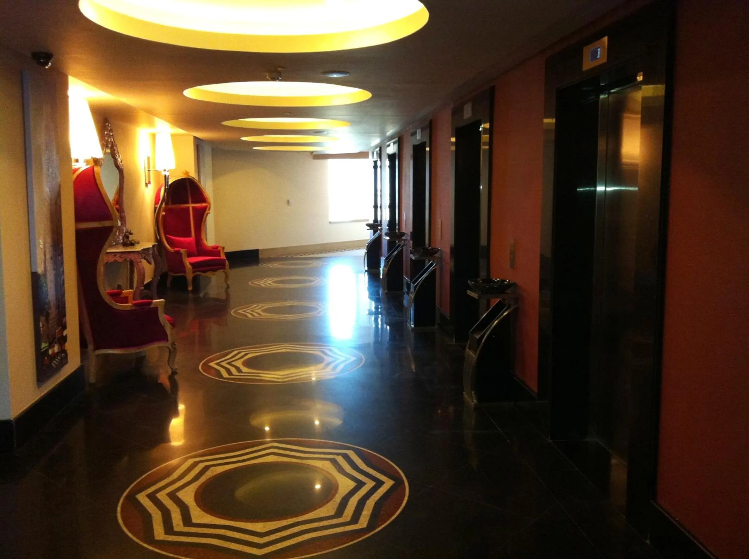 Decorative detail in Delphin Imperial Lara