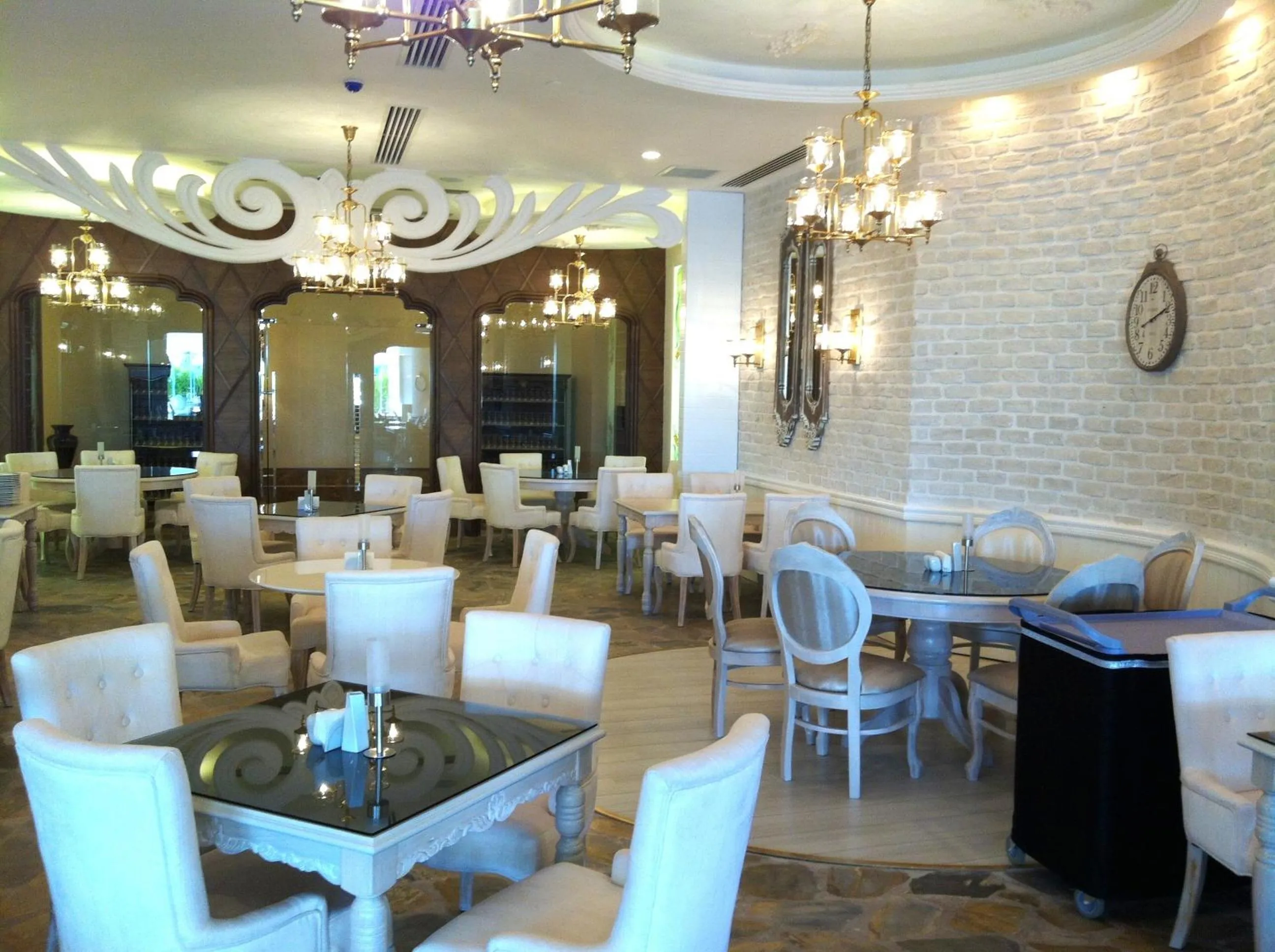 Restaurant/places to eat in Delphin Imperial Lara