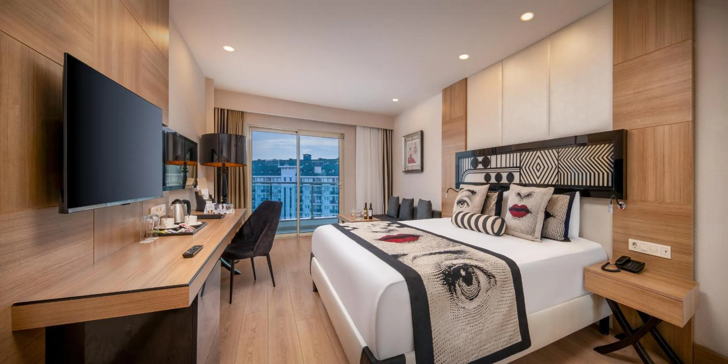 Photo of the whole room, Bed in Delphin Imperial Lara