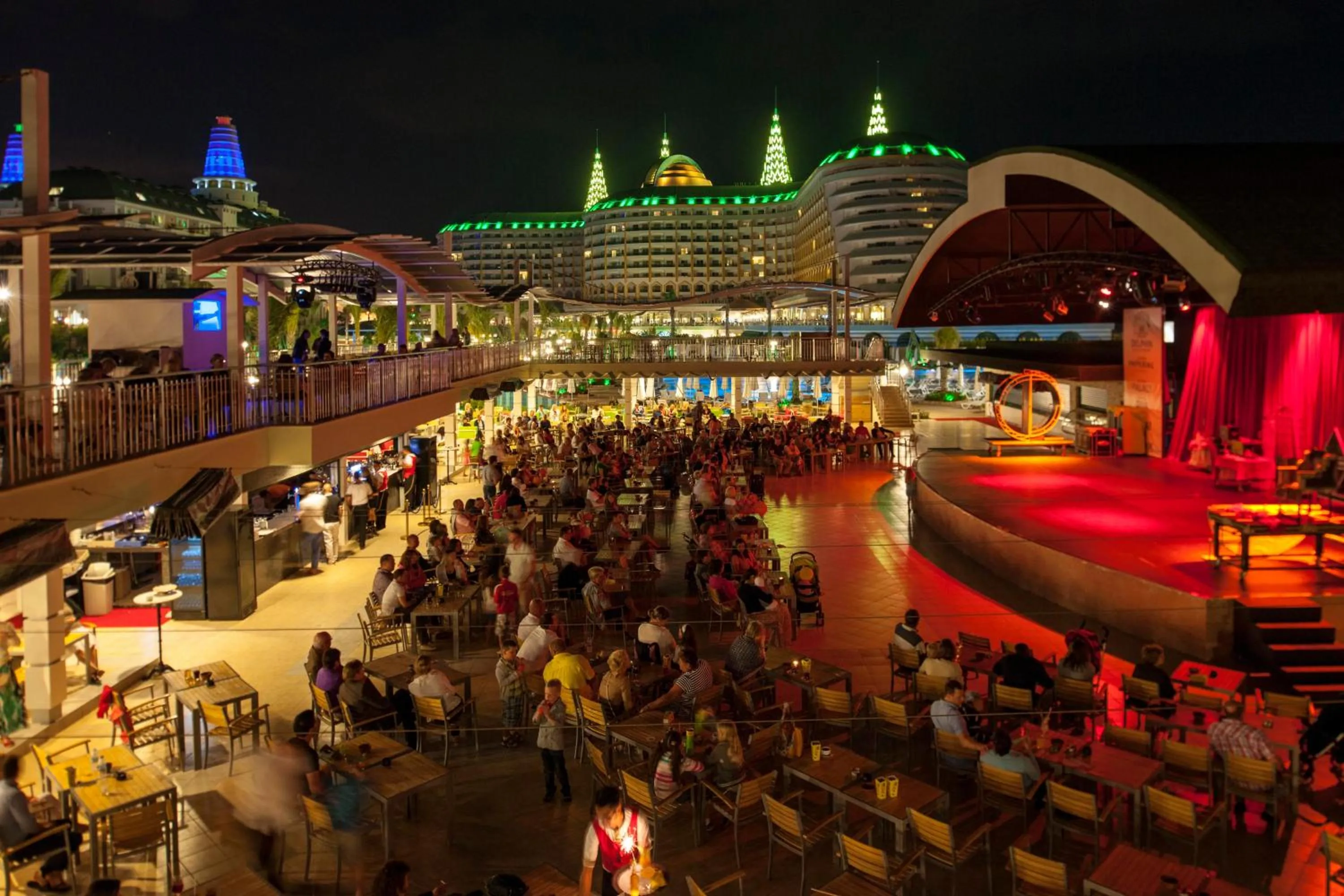 People in Delphin Imperial Lara