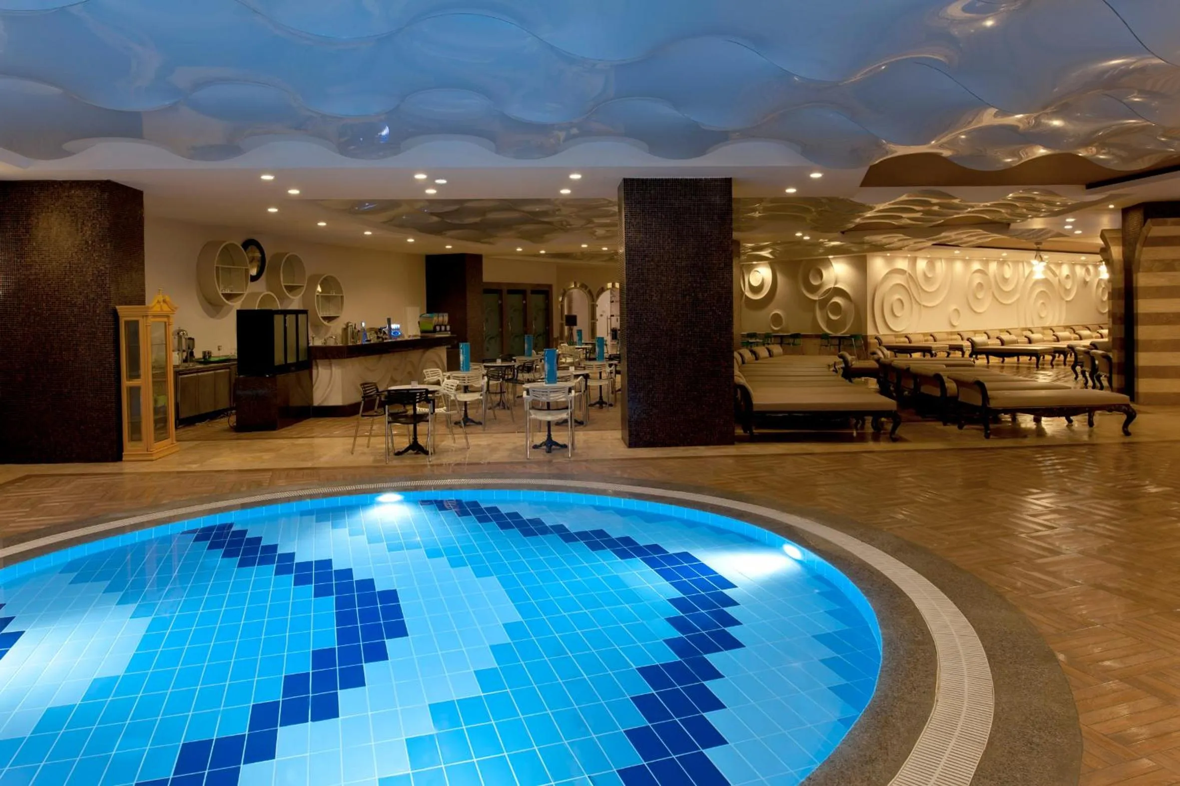 Restaurant/places to eat in Delphin Imperial Lara