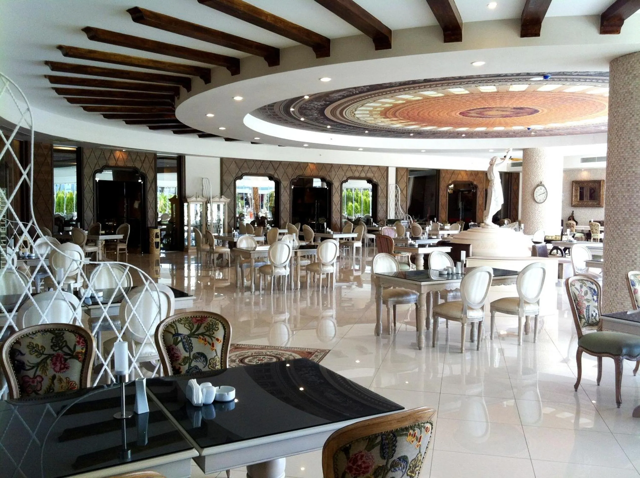 Restaurant/places to eat in Delphin Imperial Lara