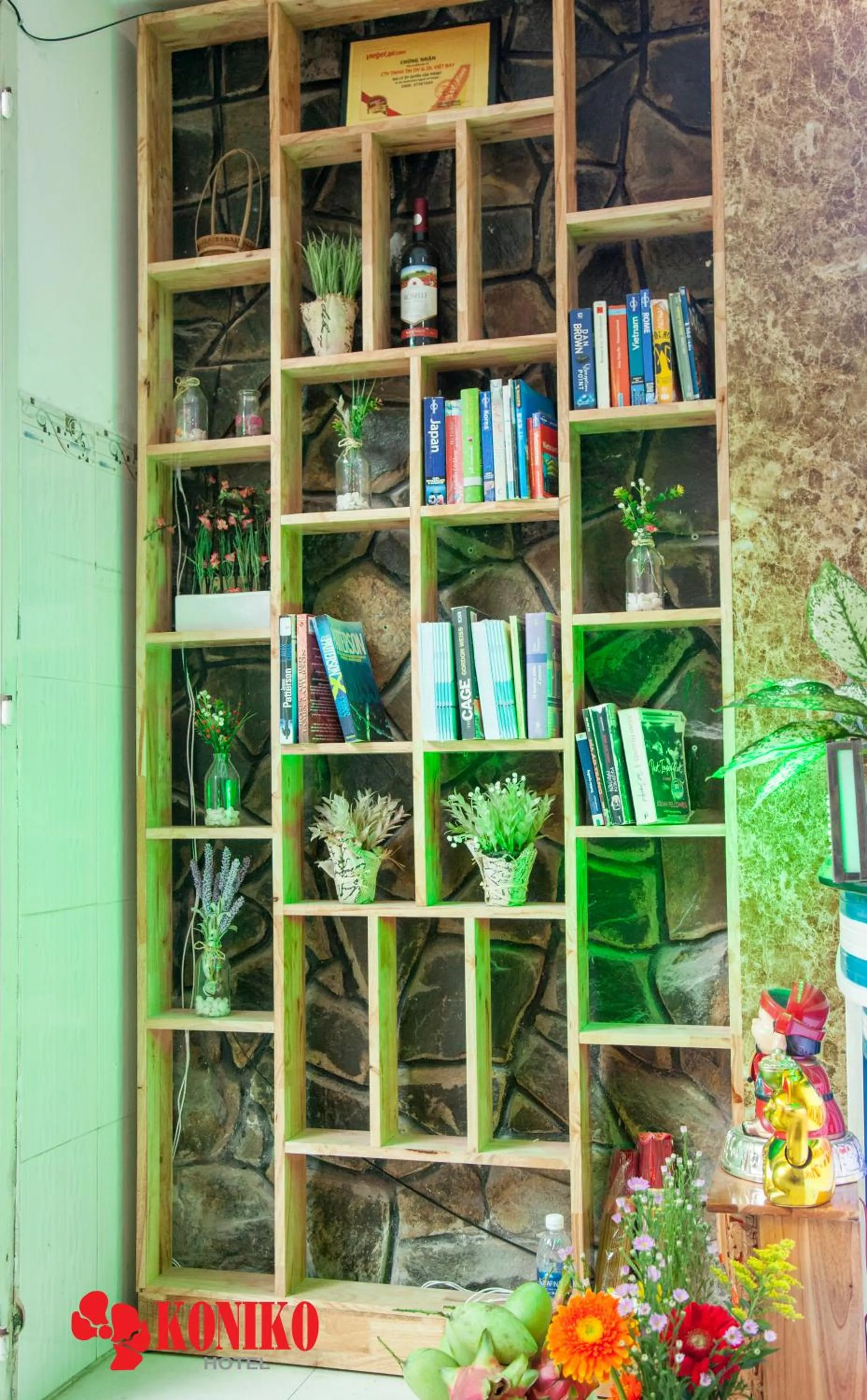 Library in Koniko Hotel