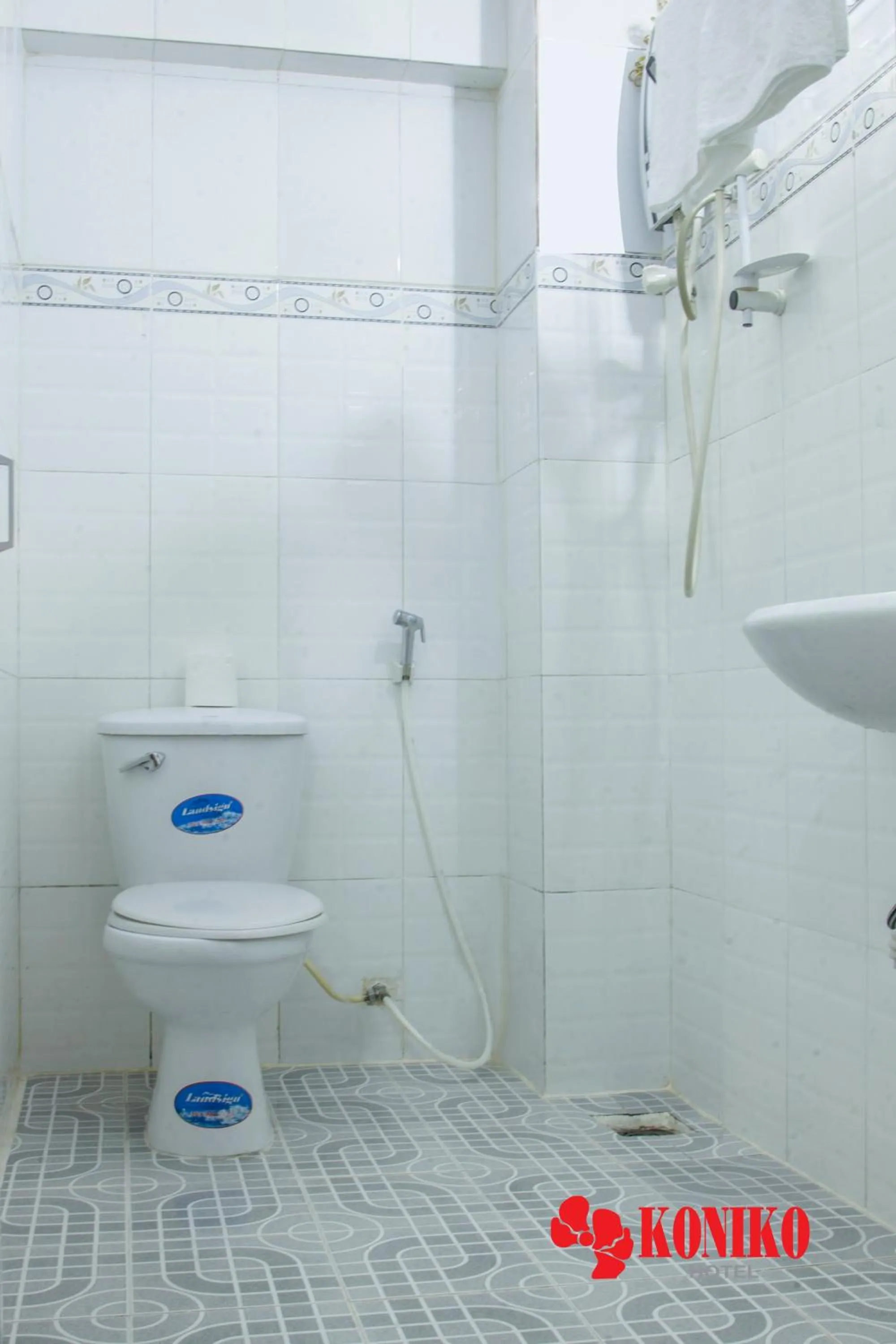 Toilet in Koniko Hotel