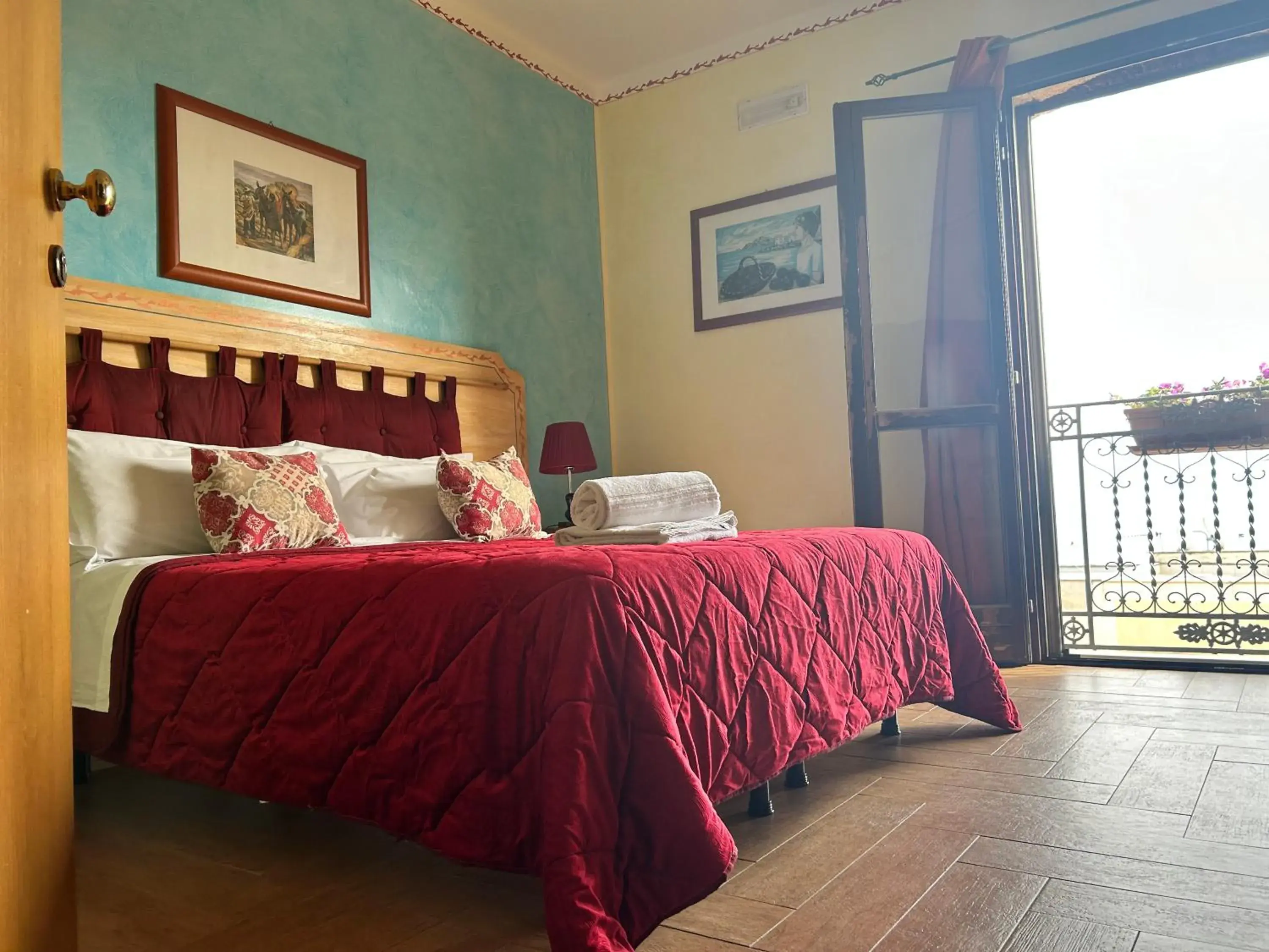 Deluxe Double Room with Sea View in B&B Donna Sabella Deluxe Double Room with Sea View in B&B Donna Sabella