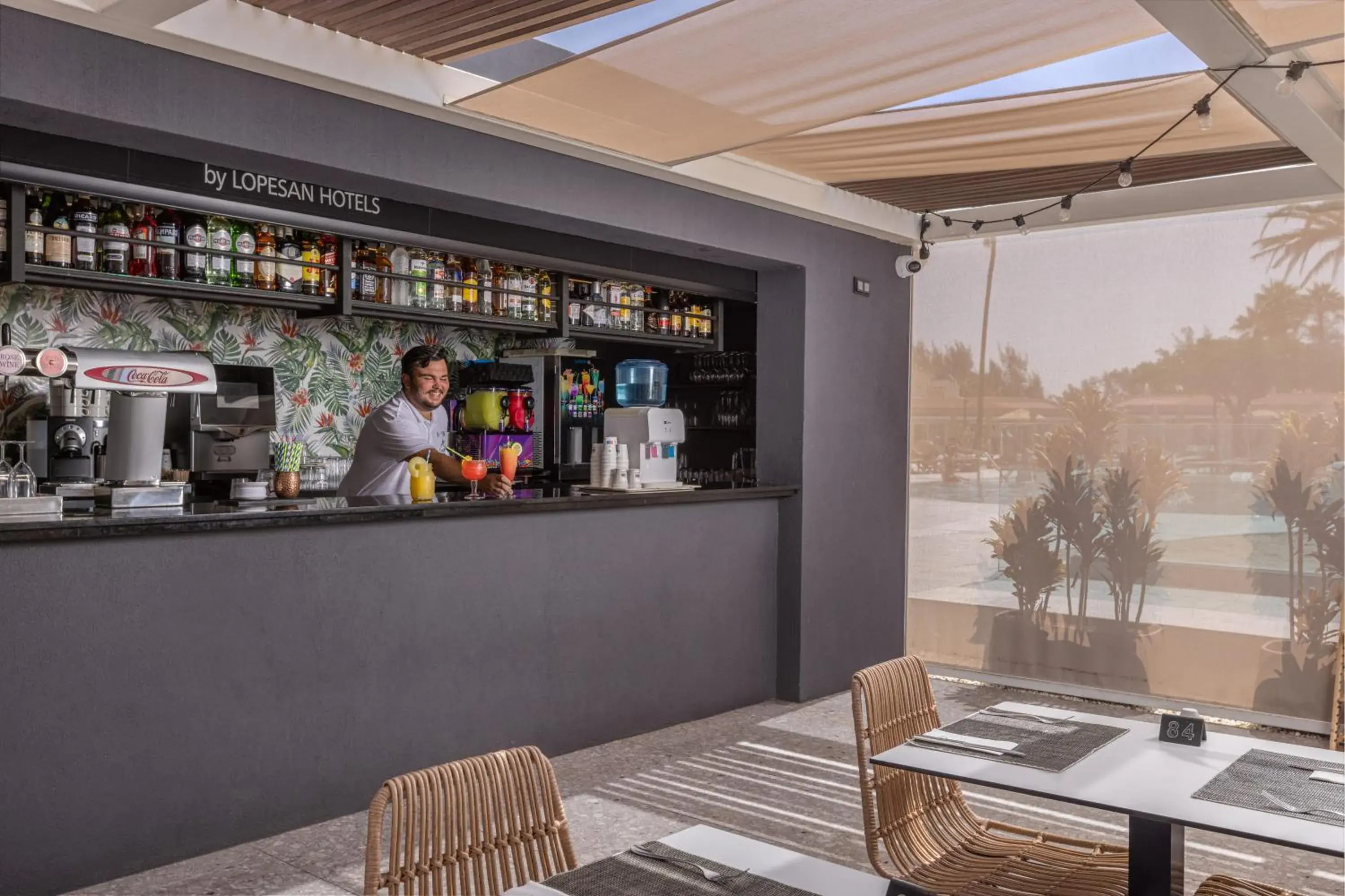 Lounge or bar in Kumara Serenoa By Lopesan Hotels Lounge or bar in Kumara Serenoa By Lopesan Hotels