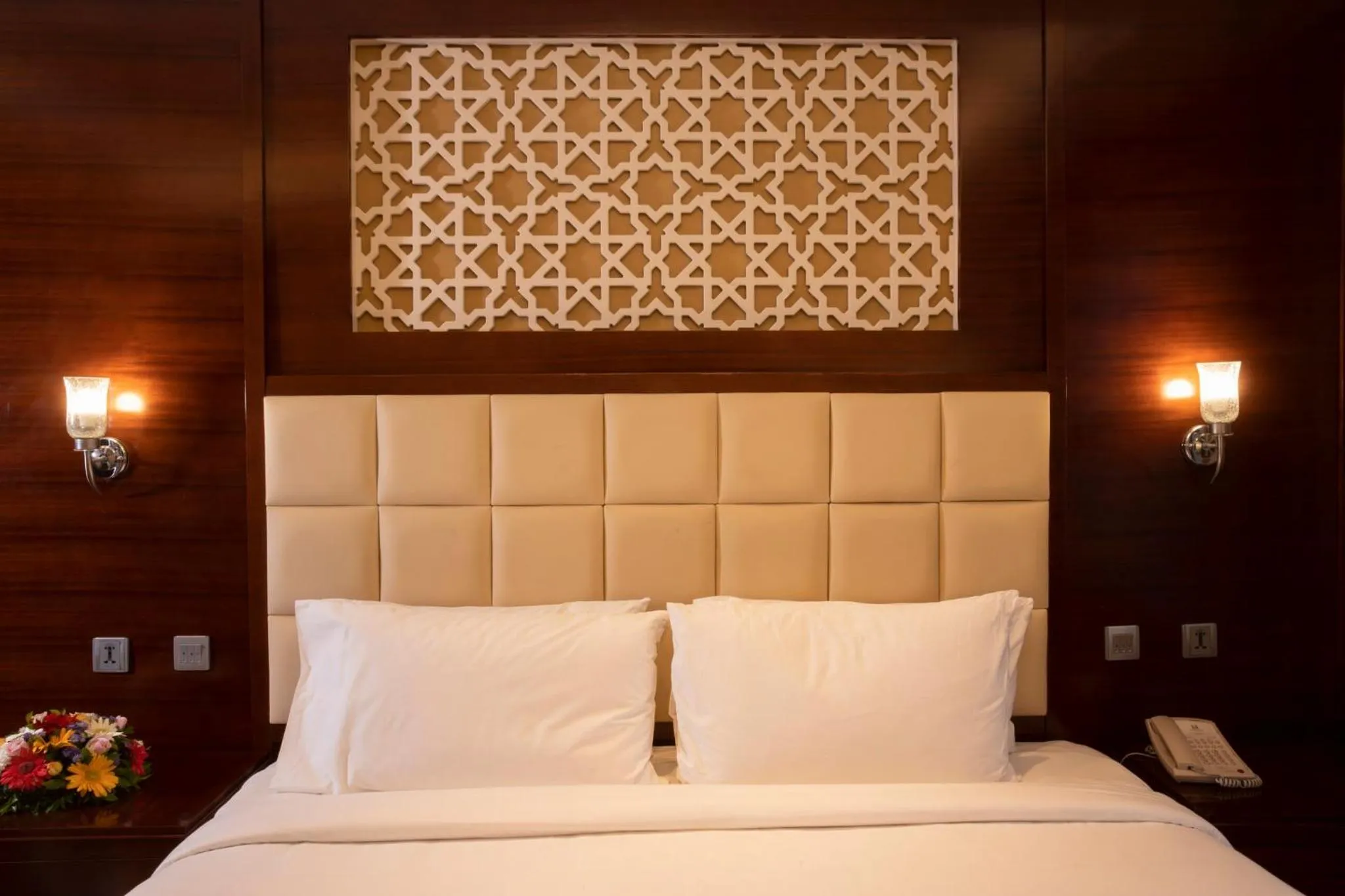 Photo of the whole room, Bed in Holiday Inn Cochin by IHG