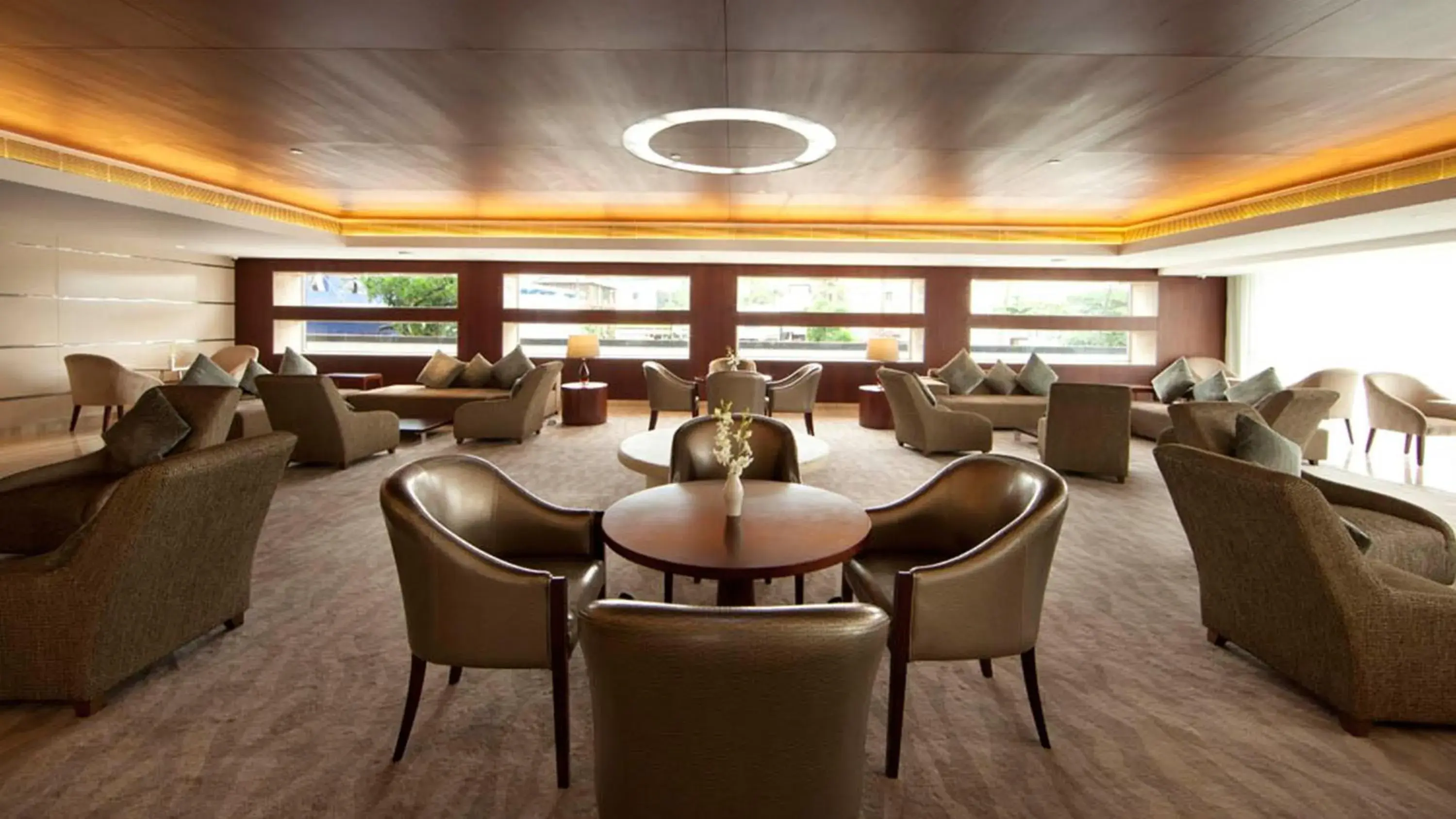 Restaurant/places to eat in Holiday Inn Cochin by IHG Restaurant/places to eat in Holiday Inn Cochin by IHG