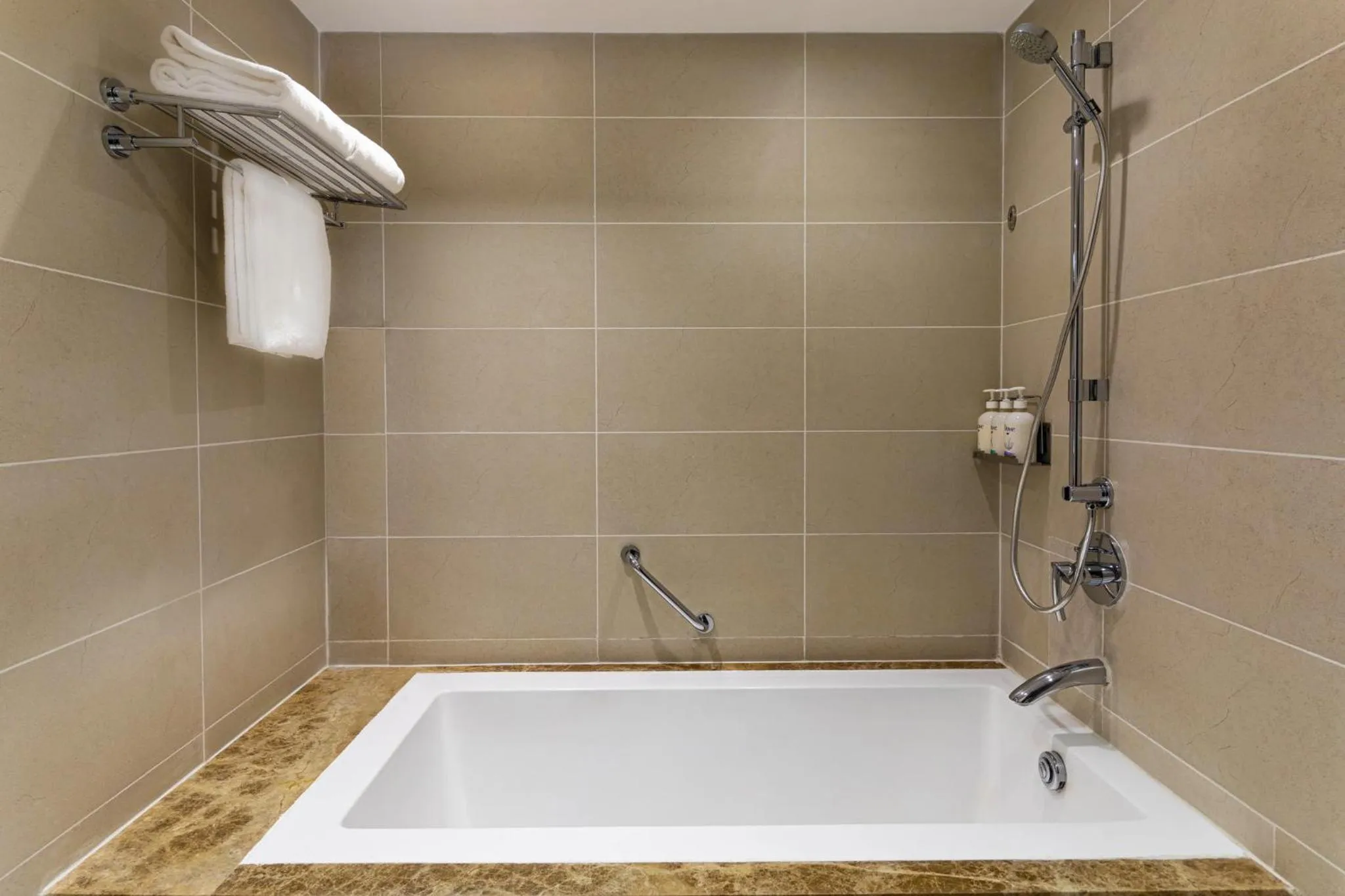Bathroom in Holiday Inn Cochin by IHG