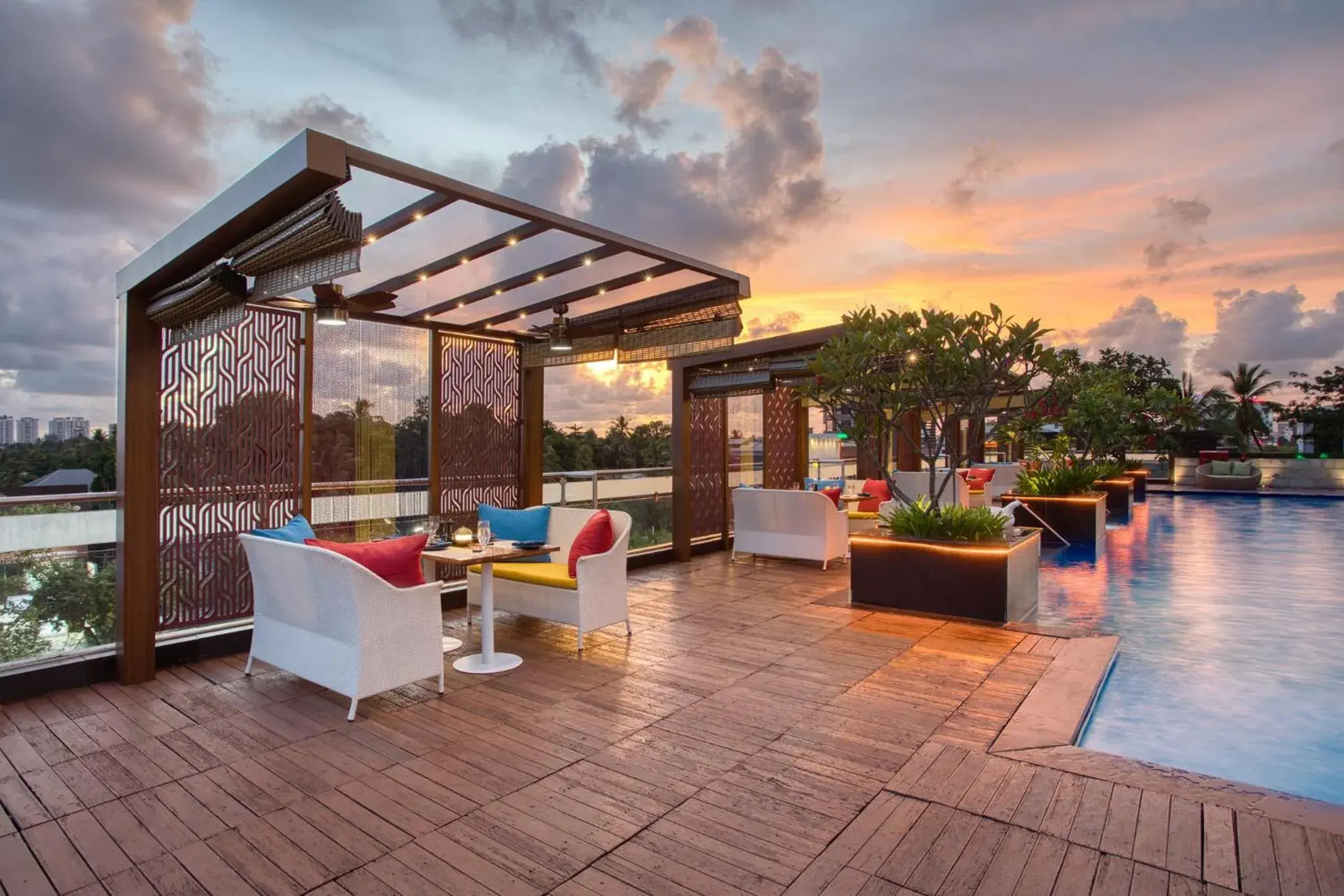 Restaurant/places to eat in Holiday Inn Cochin by IHG Restaurant/places to eat in Holiday Inn Cochin by IHG