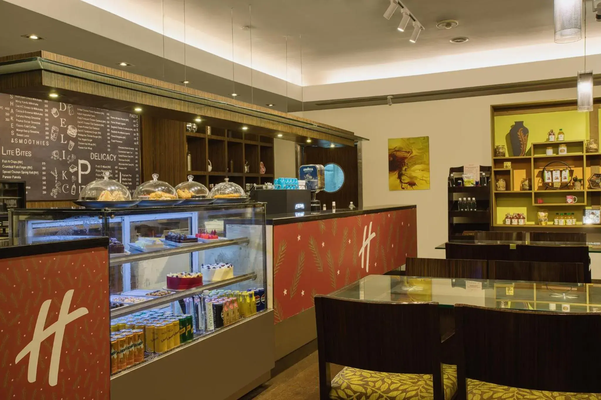 Restaurant/places to eat in Holiday Inn Cochin by IHG Restaurant/places to eat in Holiday Inn Cochin by IHG