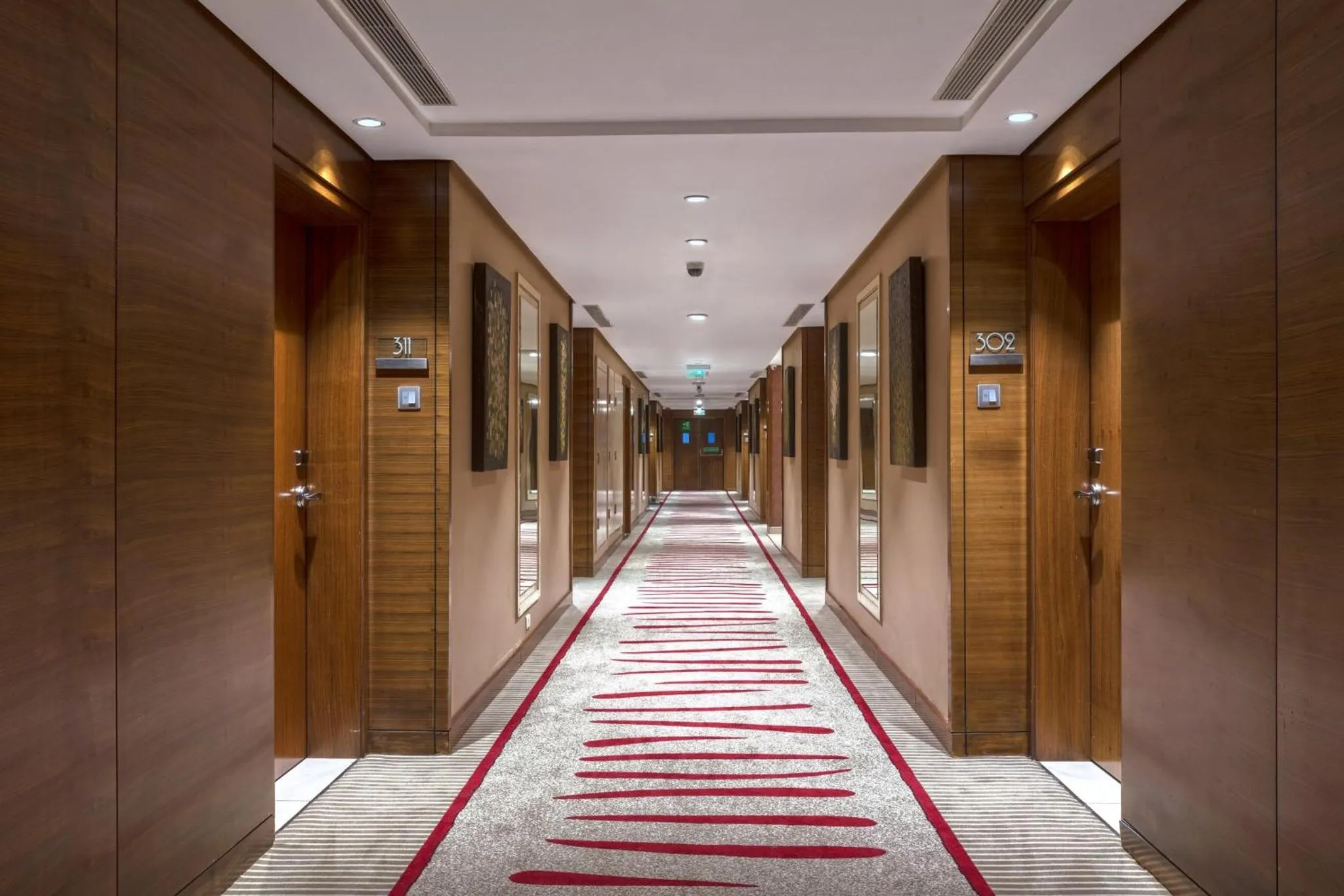 Lobby or reception in Holiday Inn Cochin by IHG