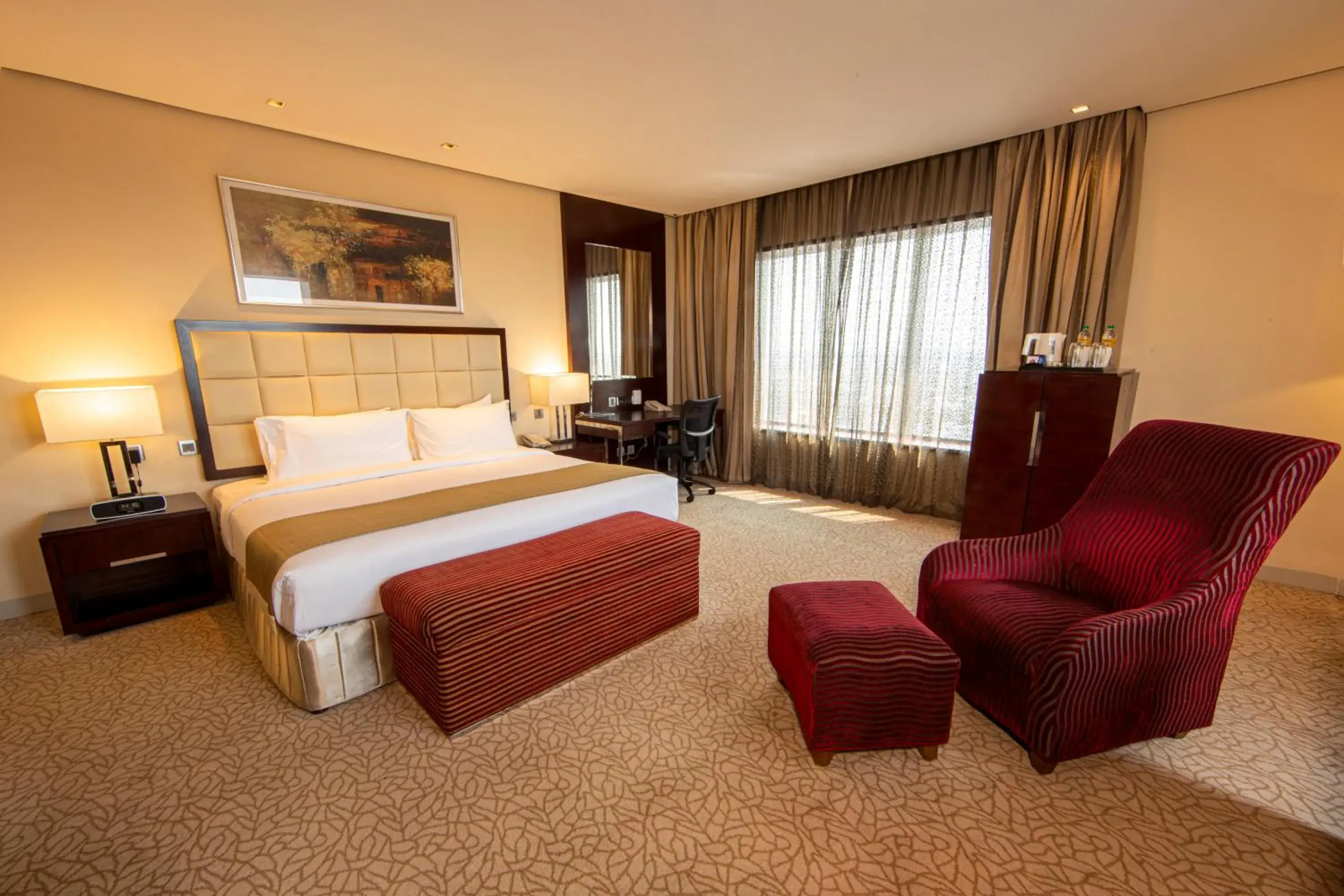 Premium Room with 25% Discount on F&B,15% Discount on SPA, 20% Discount on Laundry, 20% Discount on Airport transfers. in Holiday Inn Cochin by IHG Premium Room with 25% Discount on F&B,15% Discount on SPA, 20% Discount on Laundry, 20% Discount on Airport transfers. in Holiday Inn Cochin by IHG