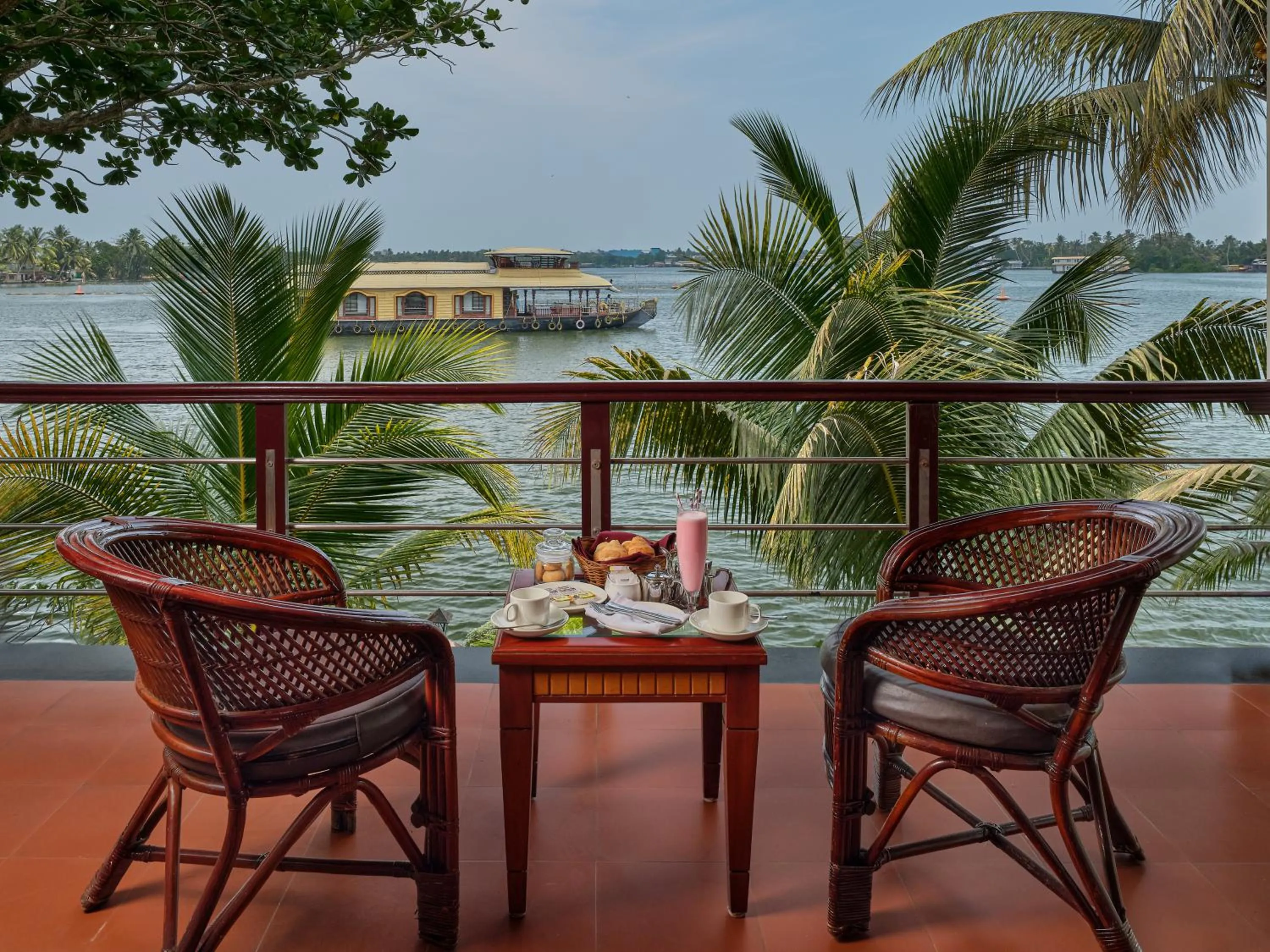 Sterling Lake Palace Alleppey
