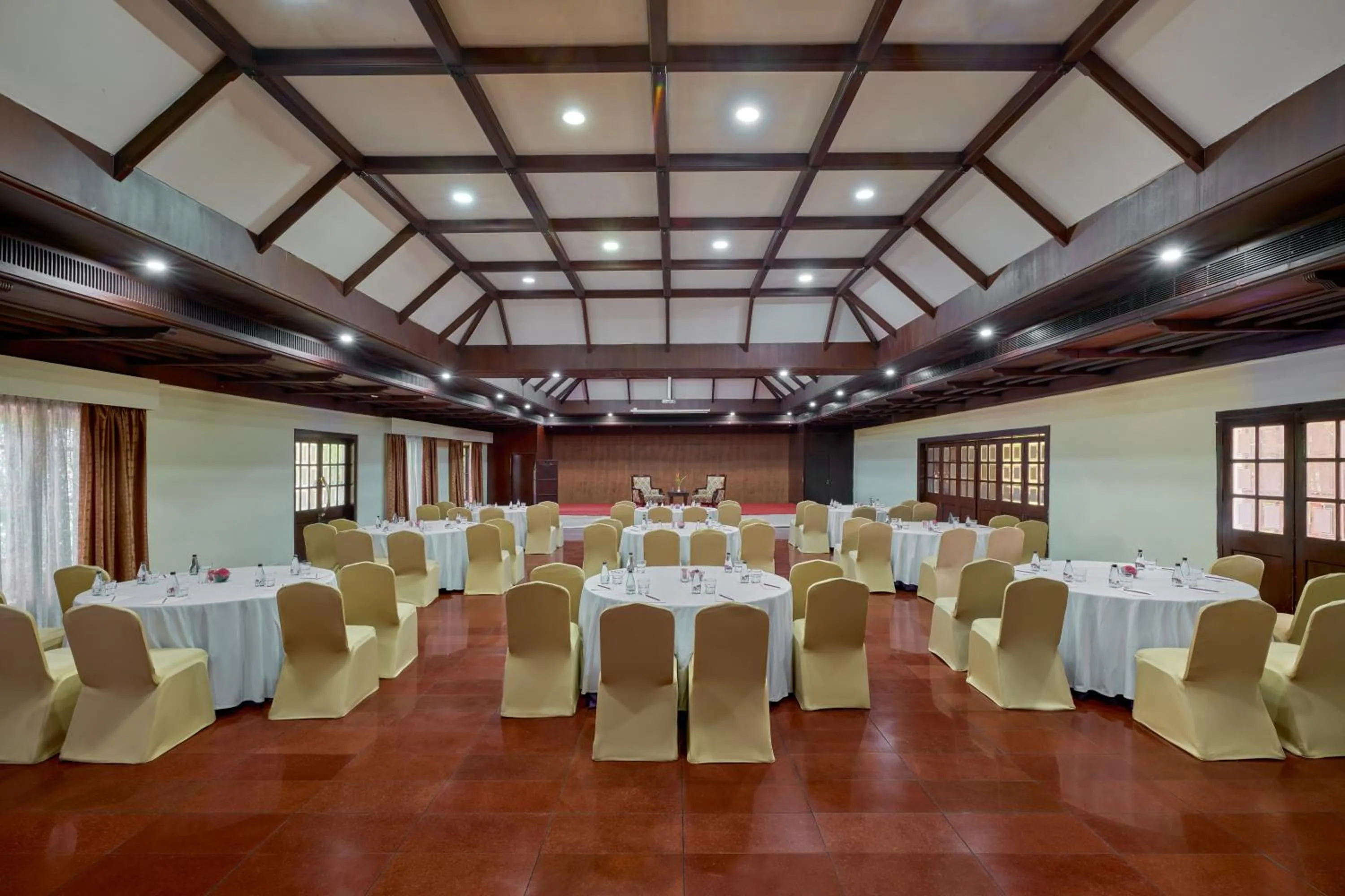 Sterling Lake Palace Alleppey