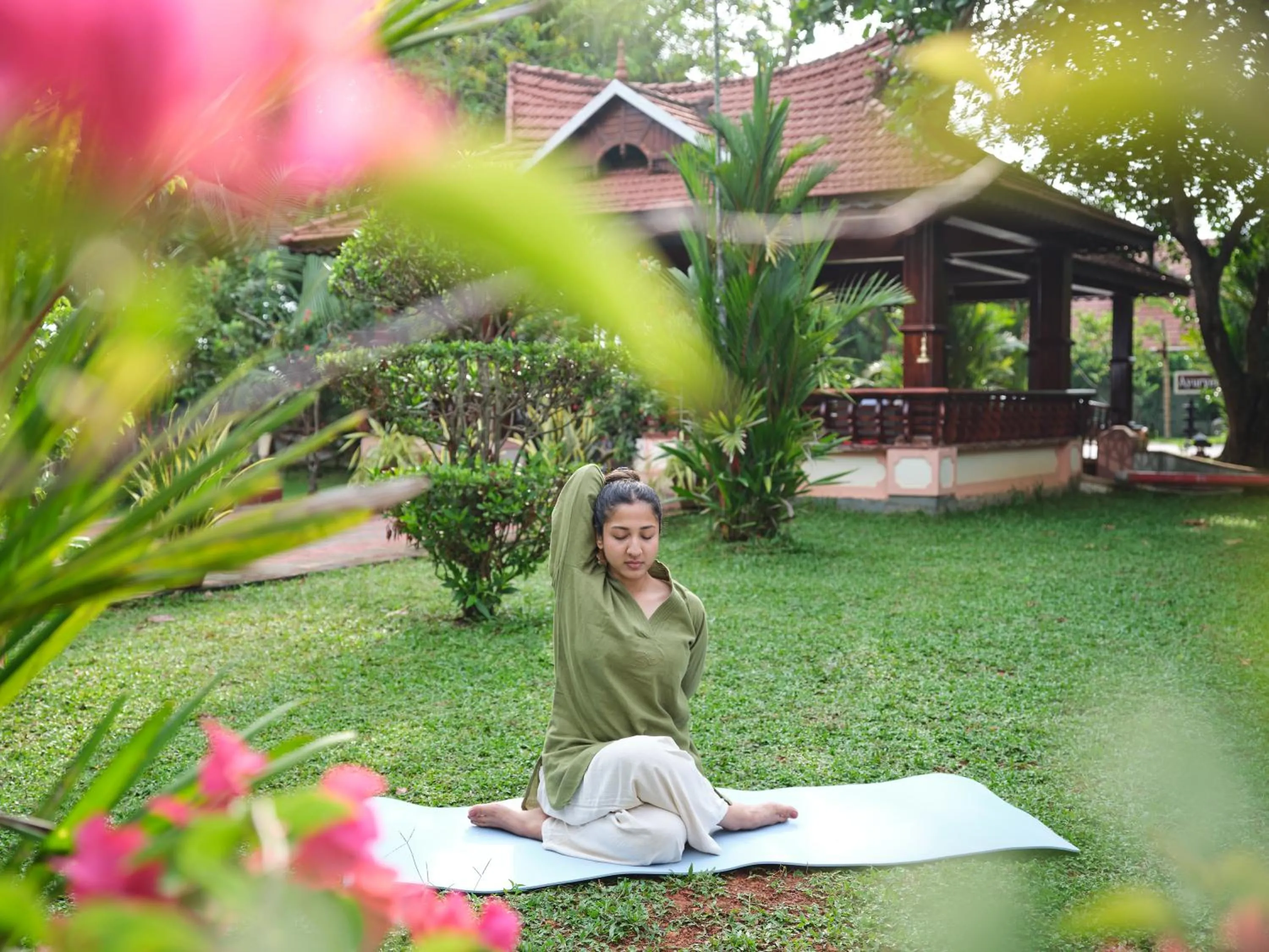 Sterling Lake Palace Alleppey