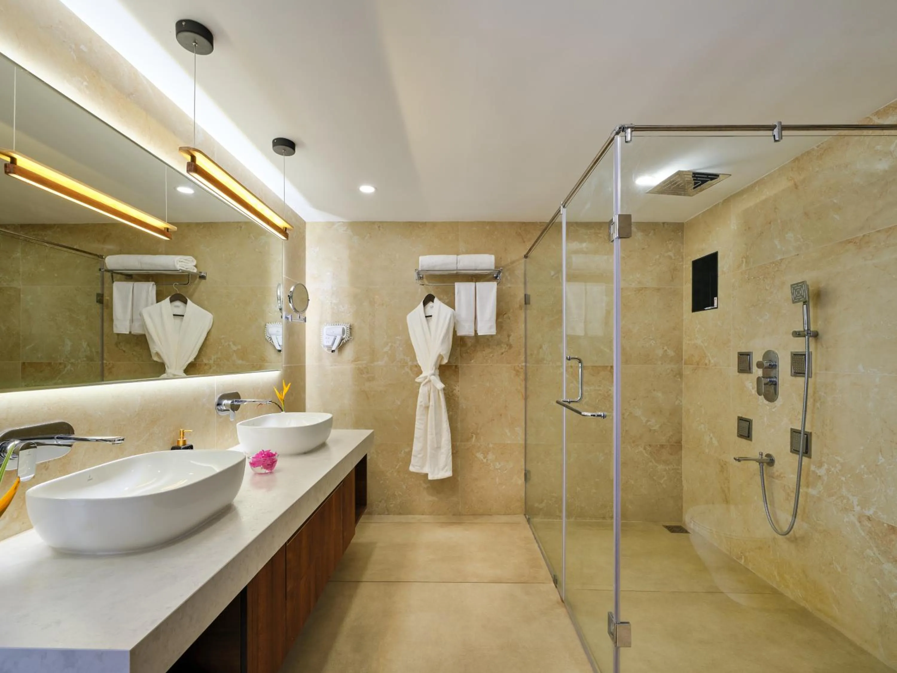 Sterling Lake Palace Alleppey