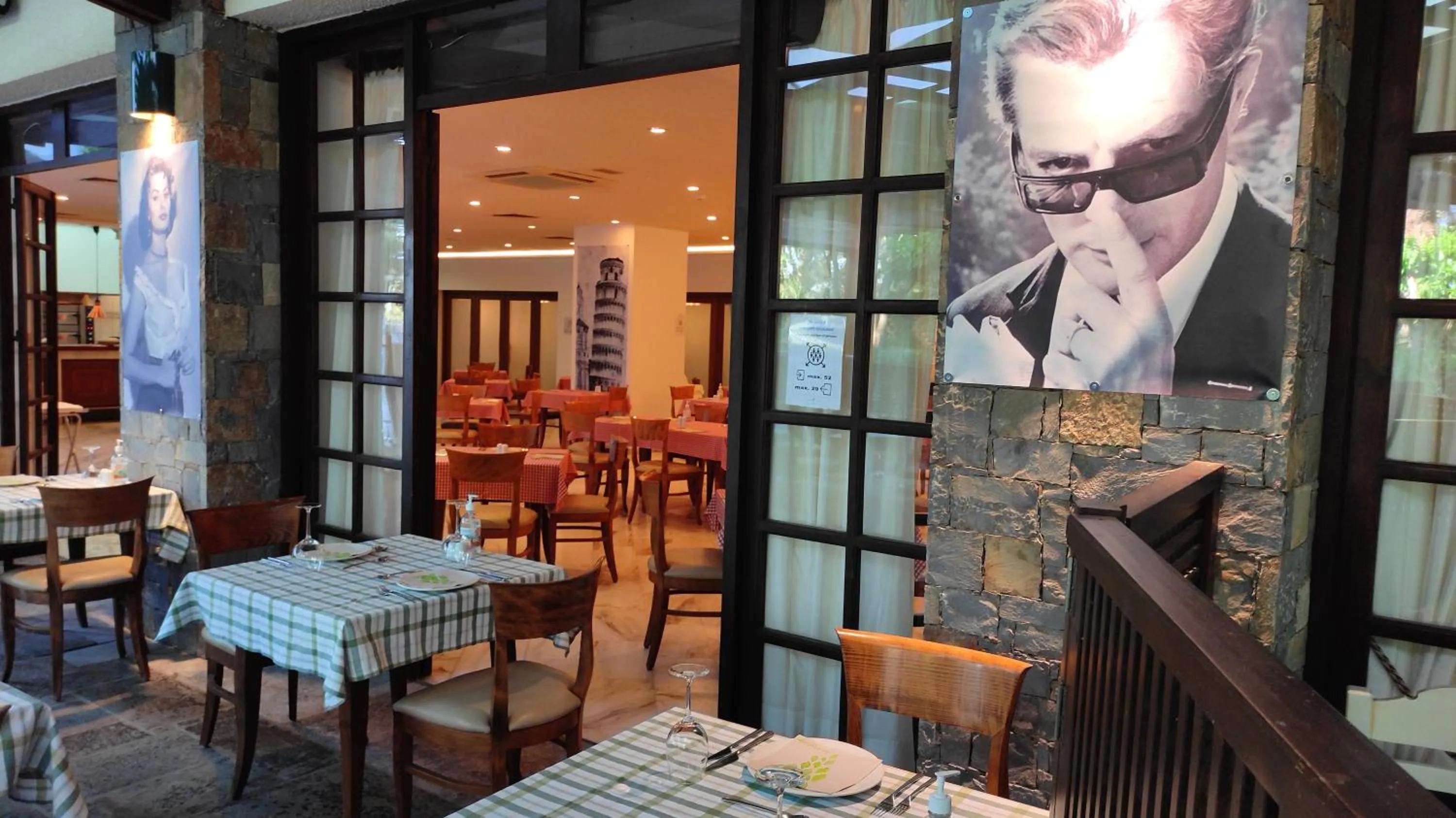 Restaurant/places to eat in Apollonia Beach Resort & Spa