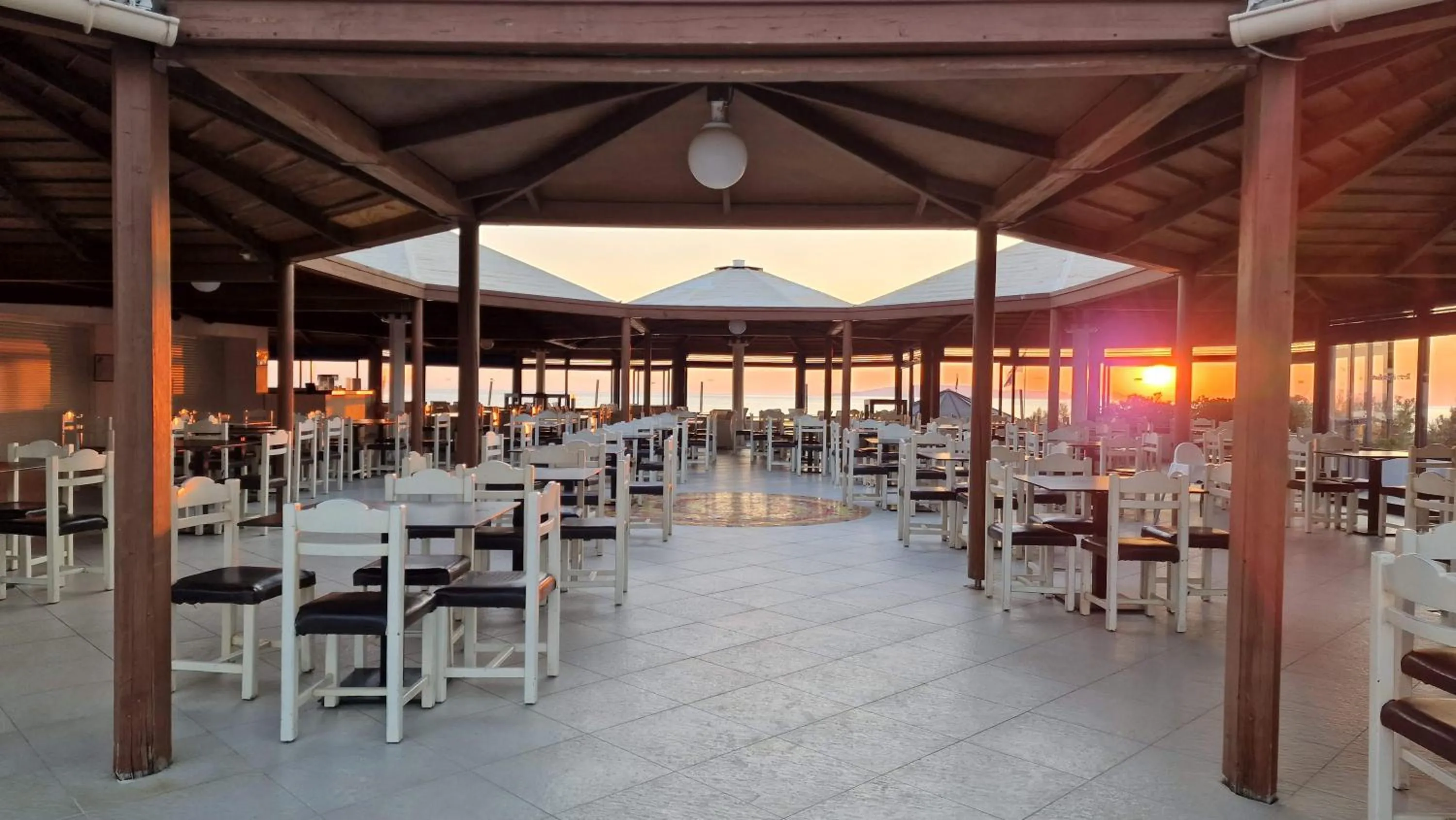Restaurant/places to eat in Apollonia Beach Resort & Spa