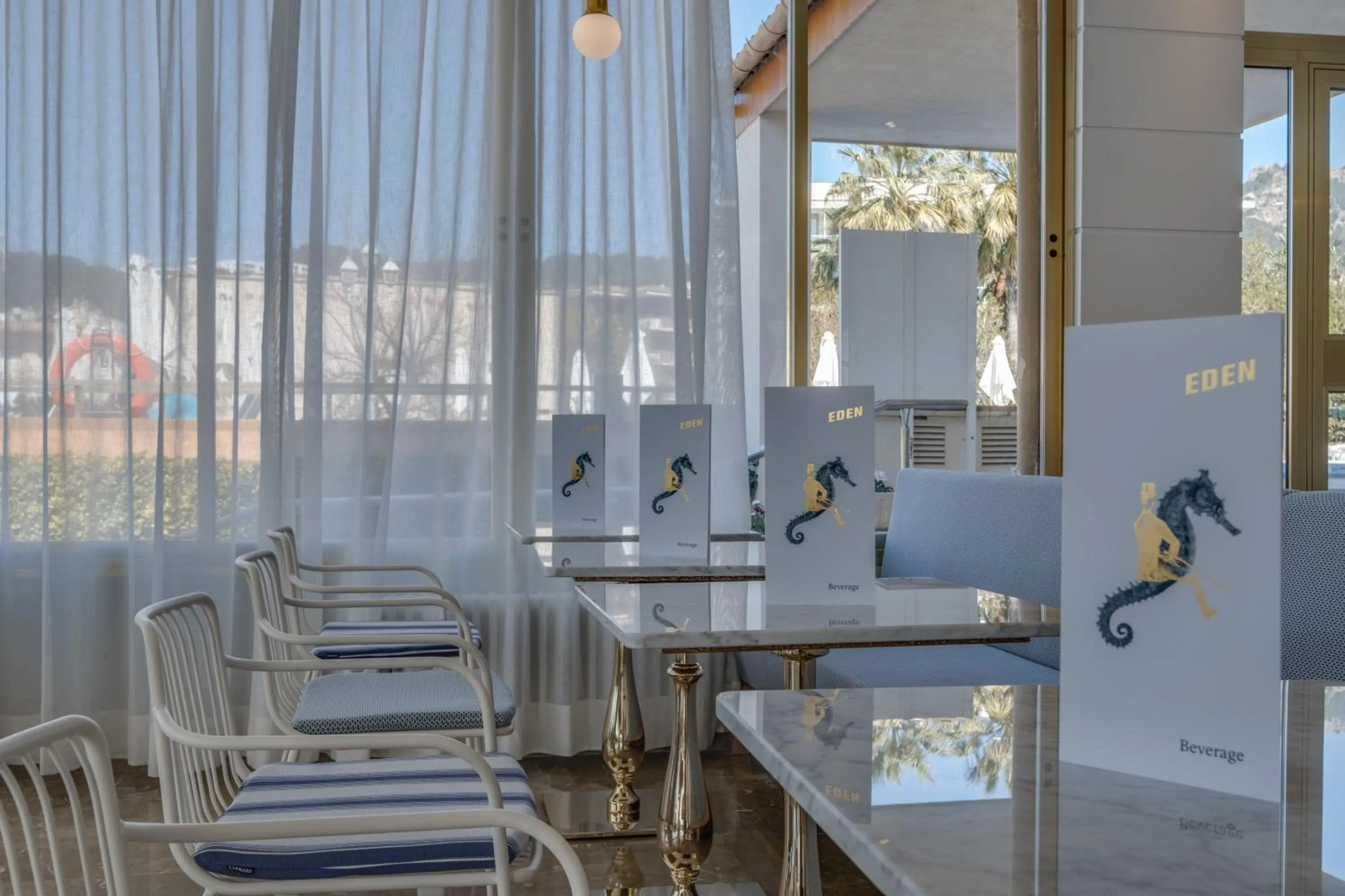 Lounge or bar in Hotel Eden Soller