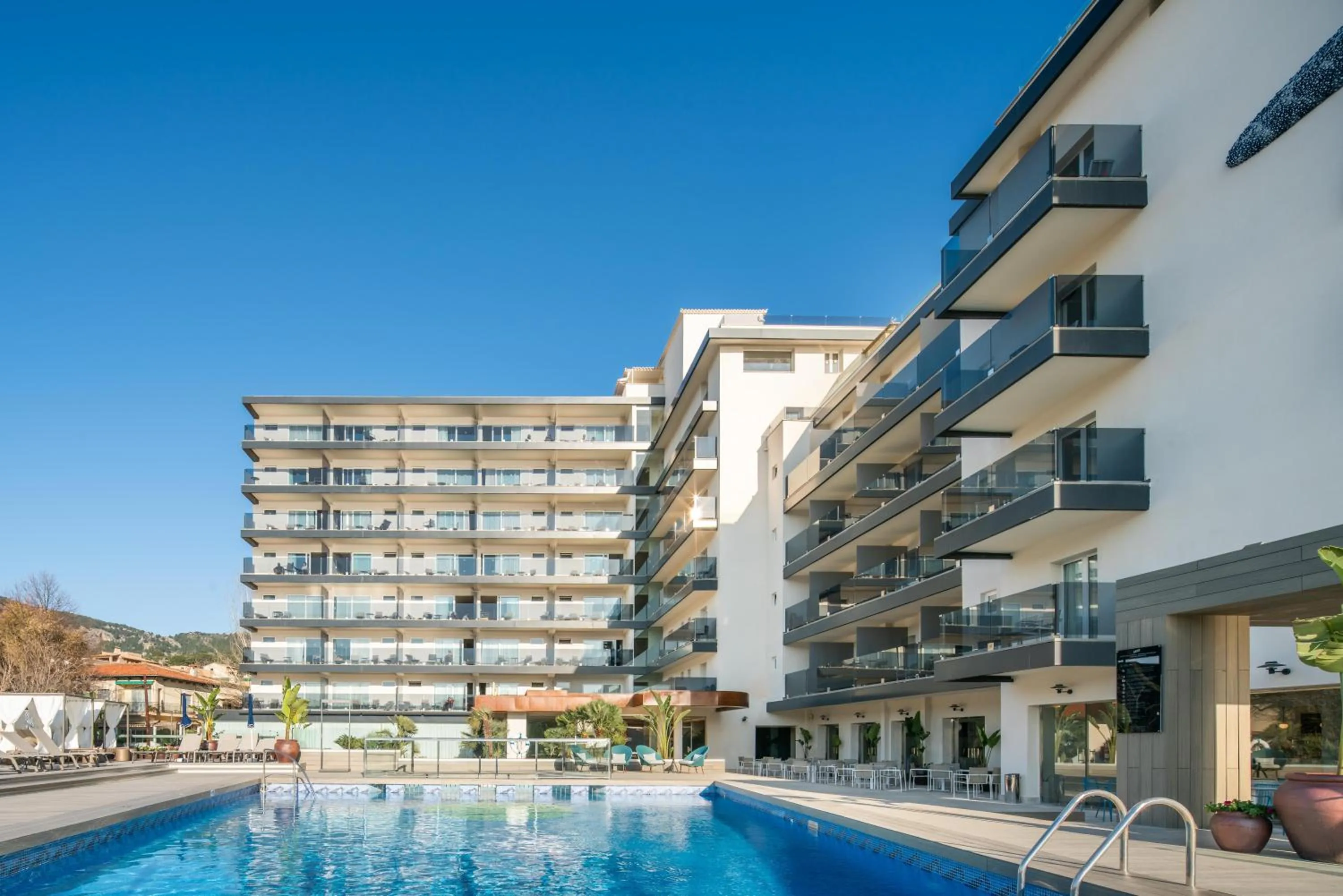 Facade/entrance in Hotel Eden Soller
