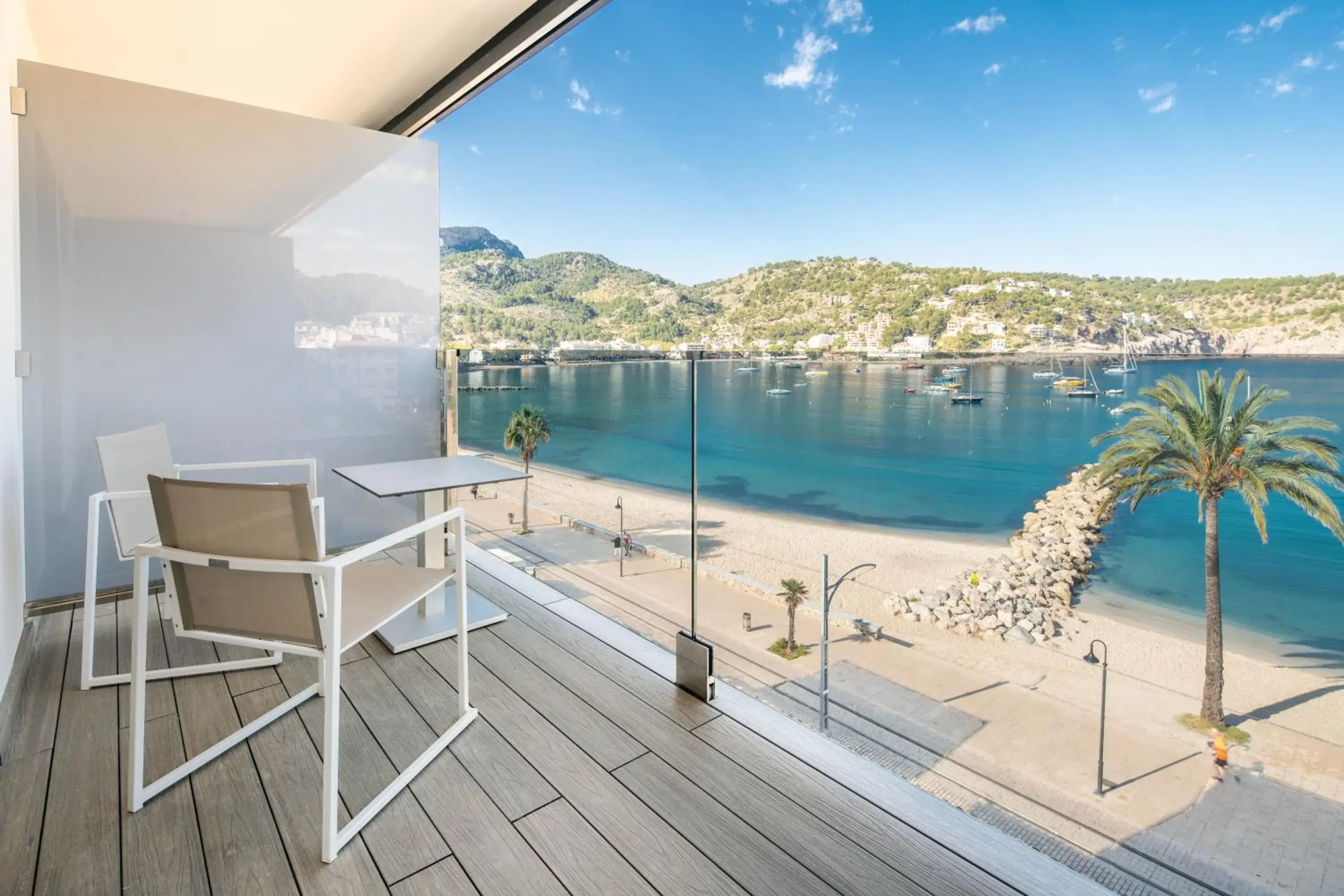 Triple Room with Sea View (2 Adults + 1 Child) in Hotel Eden Soller Triple Room with Sea View (2 Adults + 1 Child) in Hotel Eden Soller