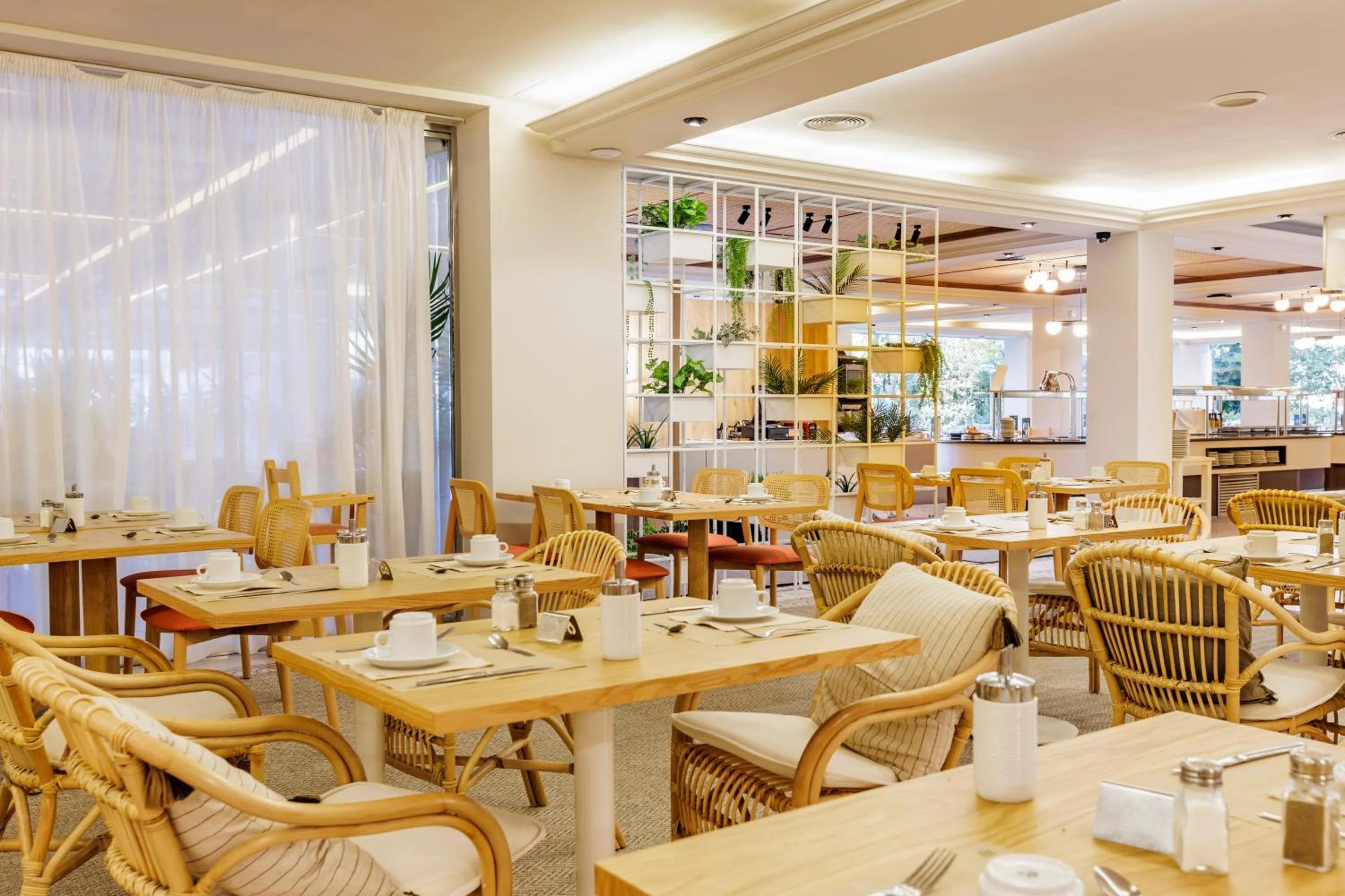 Restaurant/places to eat in Hotel Eden Soller