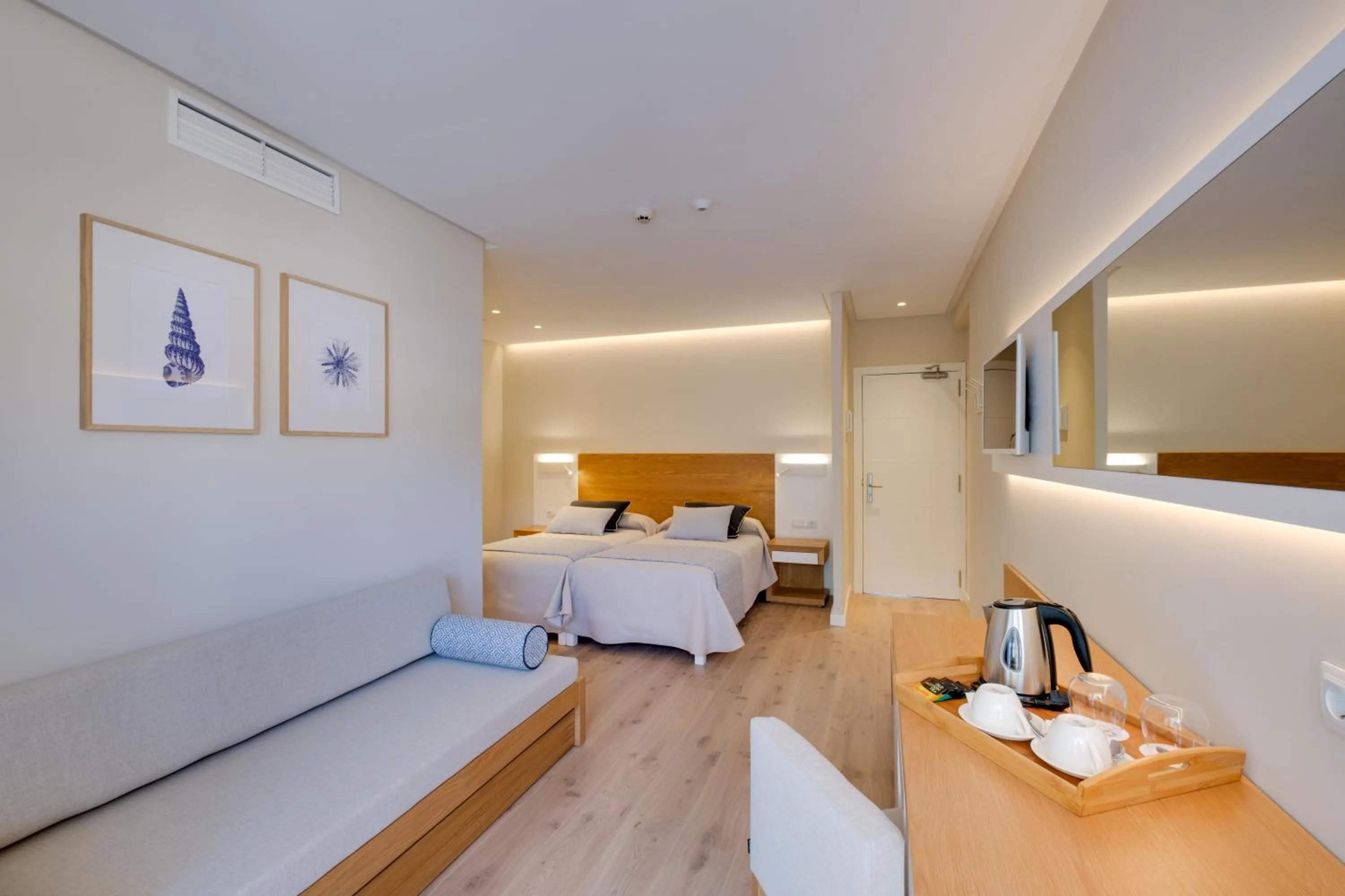 Photo of the whole room, Bed in Hotel Eden Soller