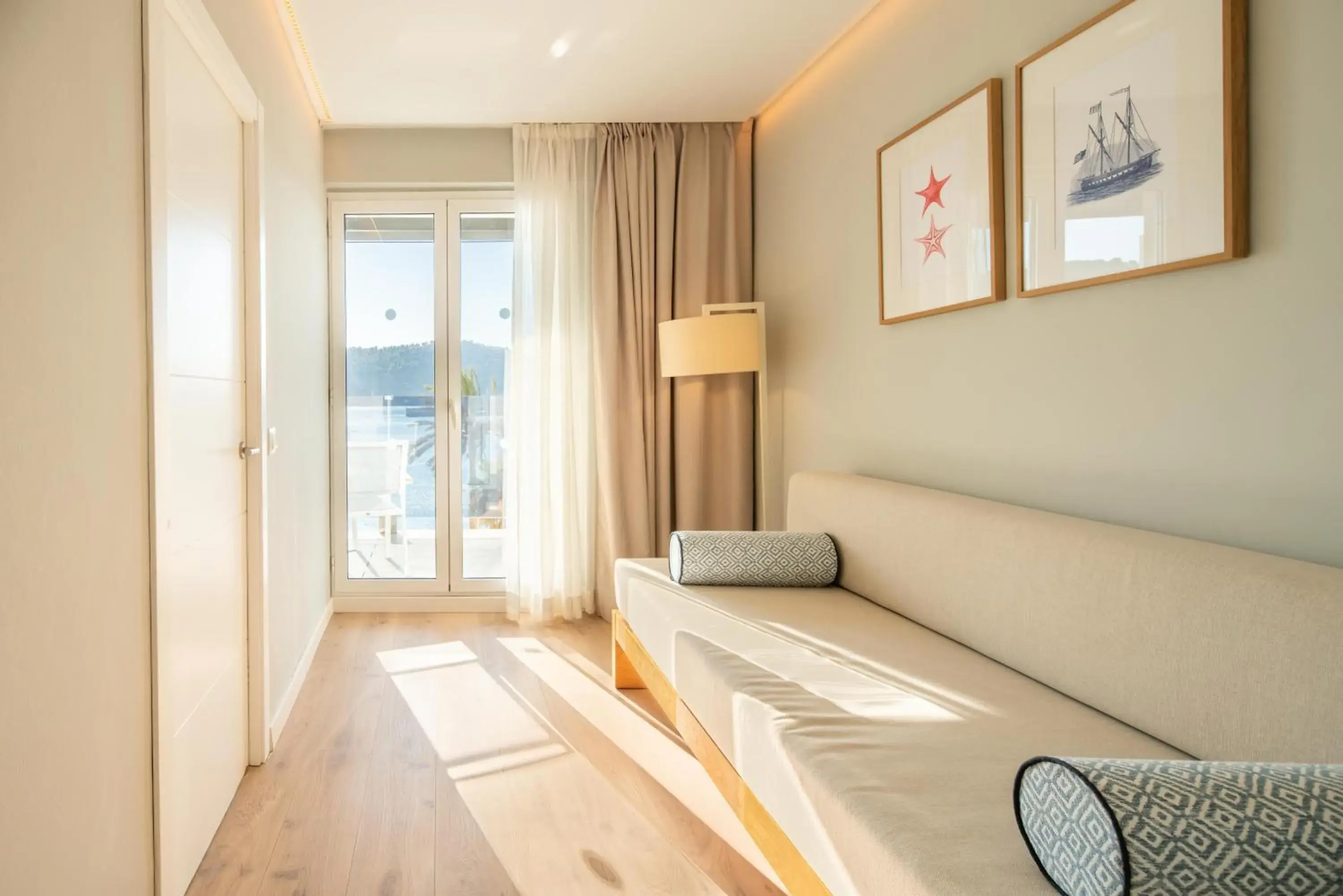 Photo of the whole room, Bed in Hotel Eden Soller Photo of the whole room, Bed in Hotel Eden Soller