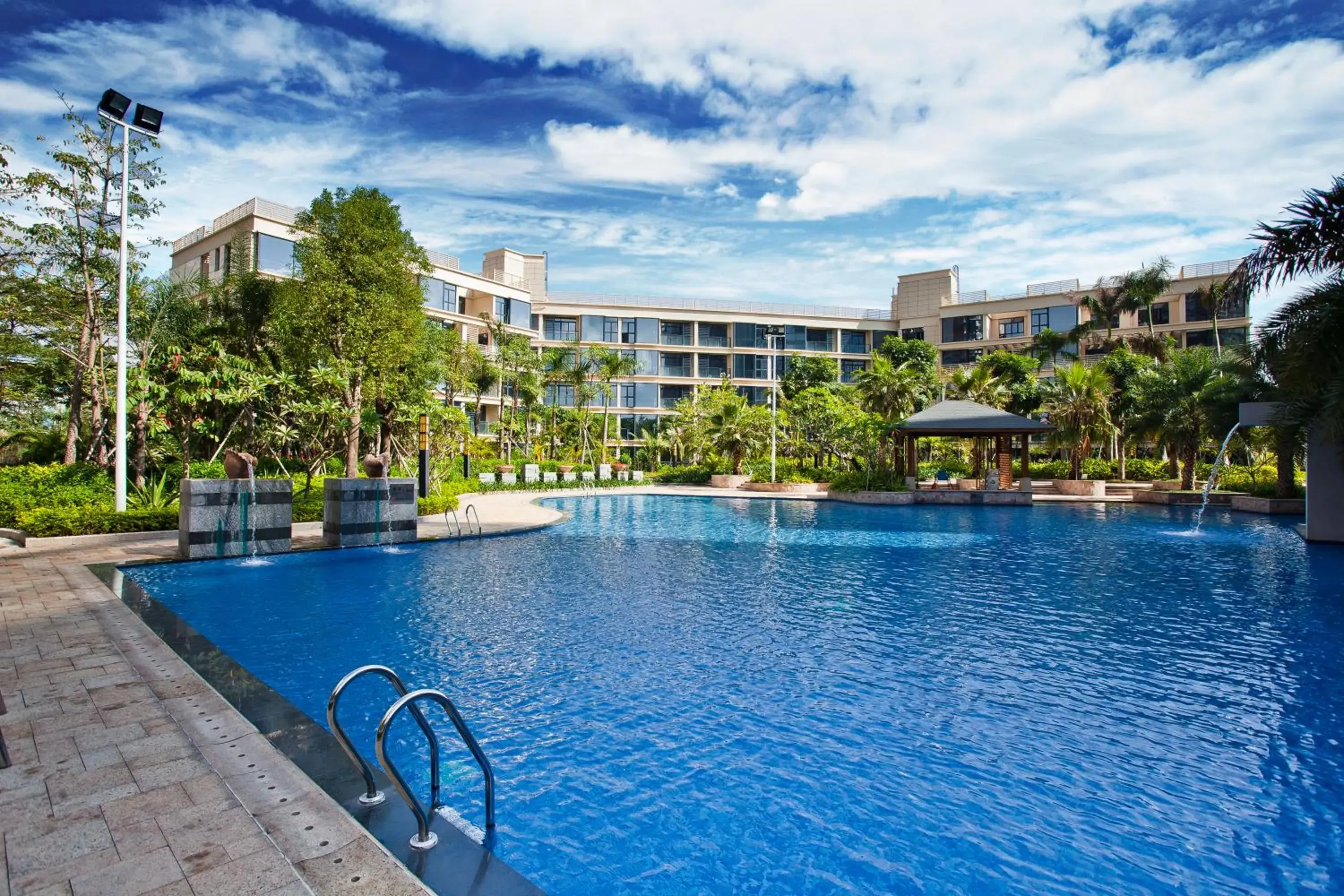 Swimming pool in Grand Skylight International Hotel Shenzhen Guanlan, Near Metro Station, Huawei, Foxcnn, Shenzhen North Railway Swimming pool in Grand Skylight International Hotel Shenzhen Guanlan, Near Metro Station, Huawei, Foxcnn, Shenzhen North Railway