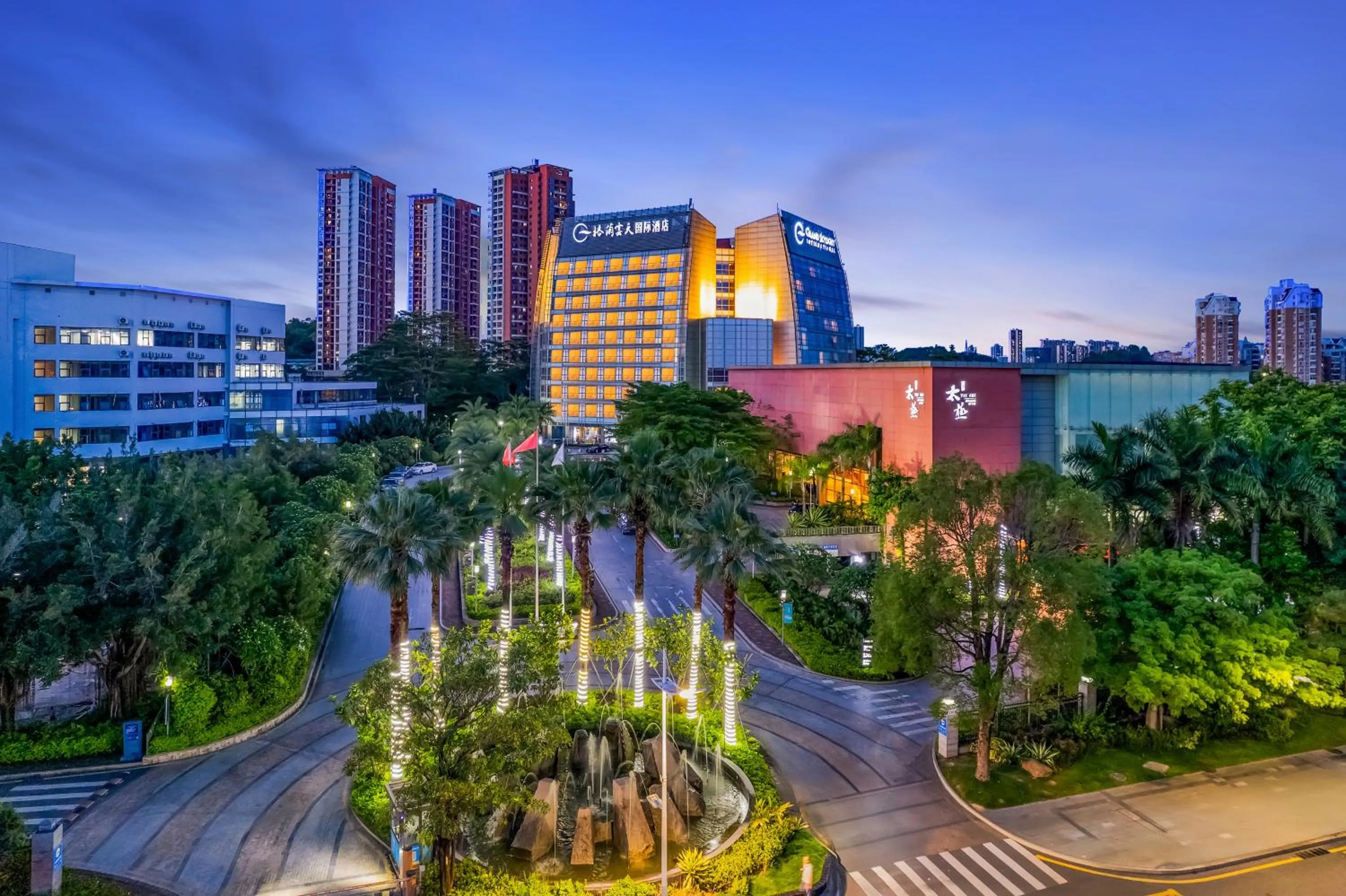 Property building in Grand Skylight International Hotel Shenzhen Guanlan, Near Metro Station, Huawei, Foxcnn, Shenzhen North Railway