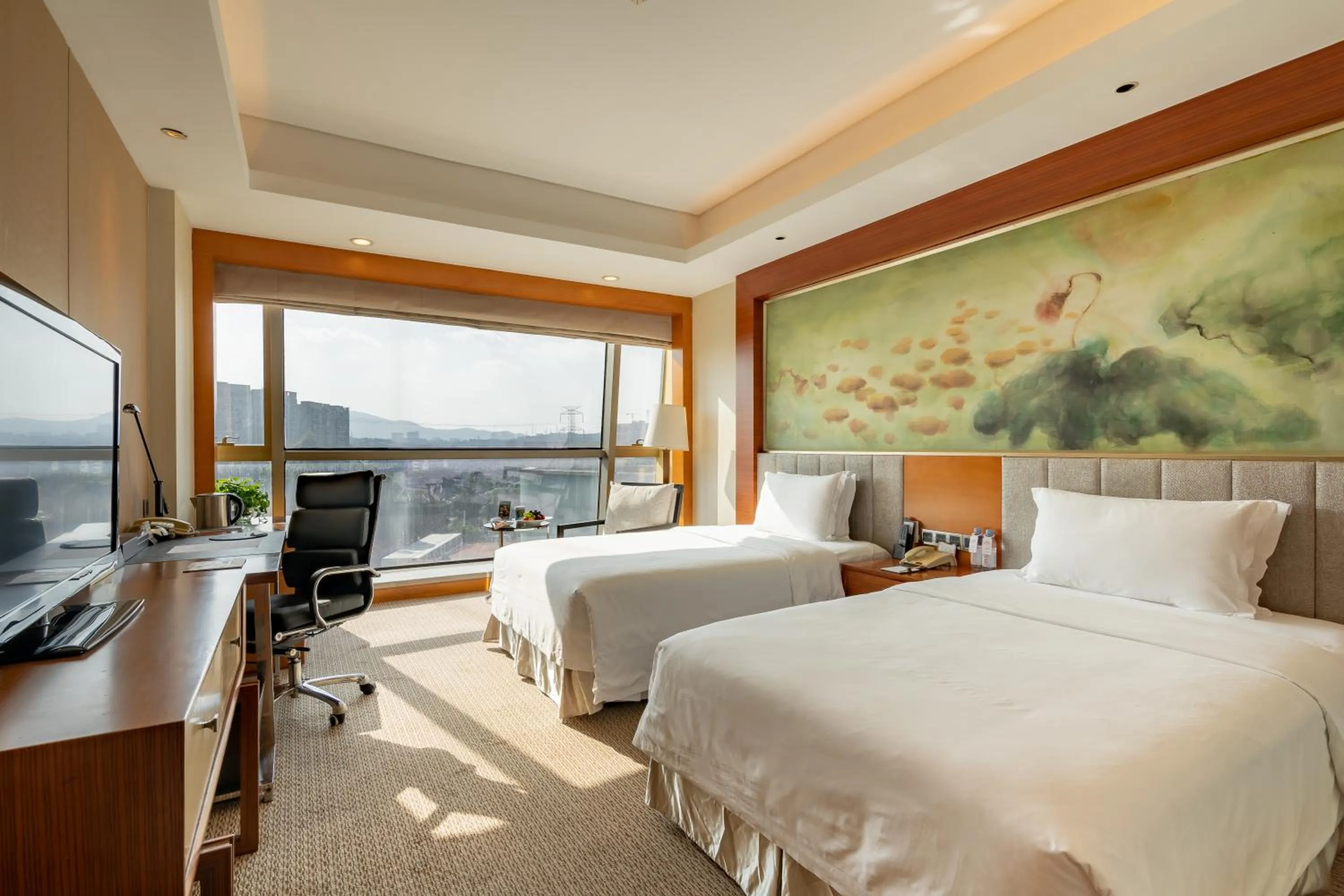 Bed in Grand Skylight International Hotel Shenzhen Guanlan, Near Metro Station, Huawei, Foxcnn, Shenzhen North Railway