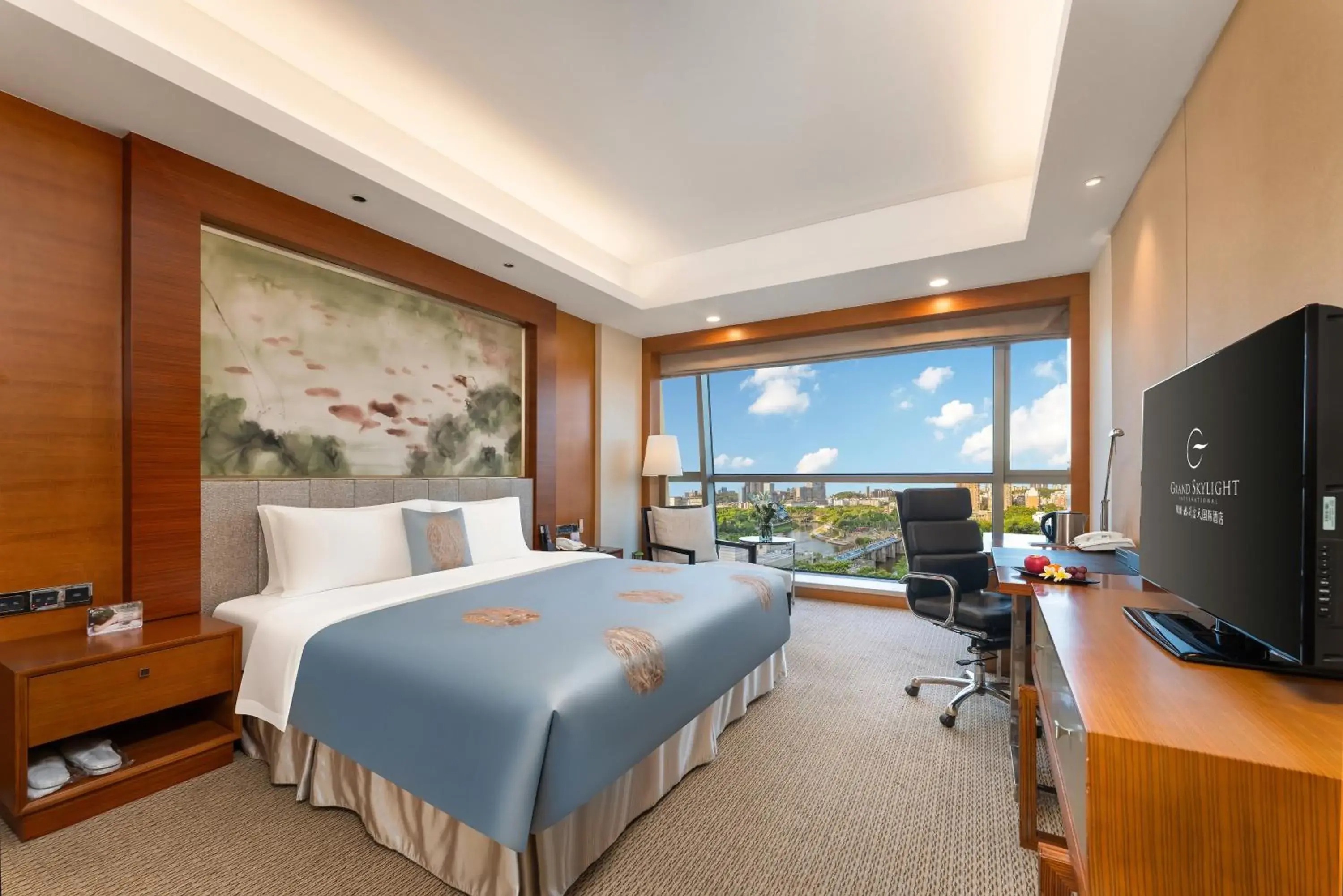 Executive Double Room in Grand Skylight International Hotel Shenzhen Guanlan, Near Metro Station, Huawei, Foxcnn, Shenzhen North Railway Executive Double Room in Grand Skylight International Hotel Shenzhen Guanlan, Near Metro Station, Huawei, Foxcnn, Shenzhen North Railway