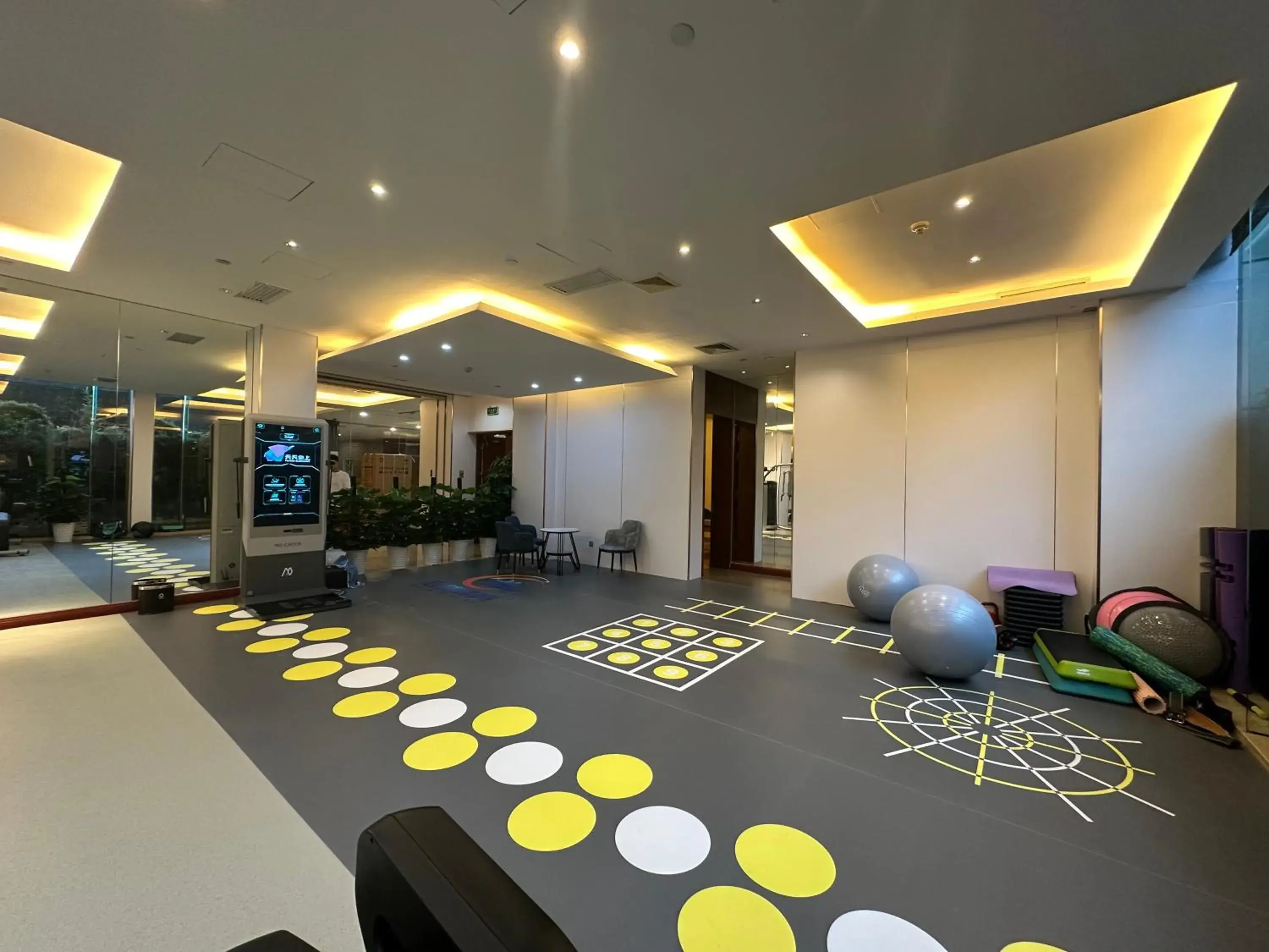 Fitness centre/facilities in Grand Skylight International Hotel Shenzhen Guanlan, Near Metro Station, Huawei, Foxcnn, Shenzhen North Railway Fitness centre/facilities in Grand Skylight International Hotel Shenzhen Guanlan, Near Metro Station, Huawei, Foxcnn, Shenzhen North Railway