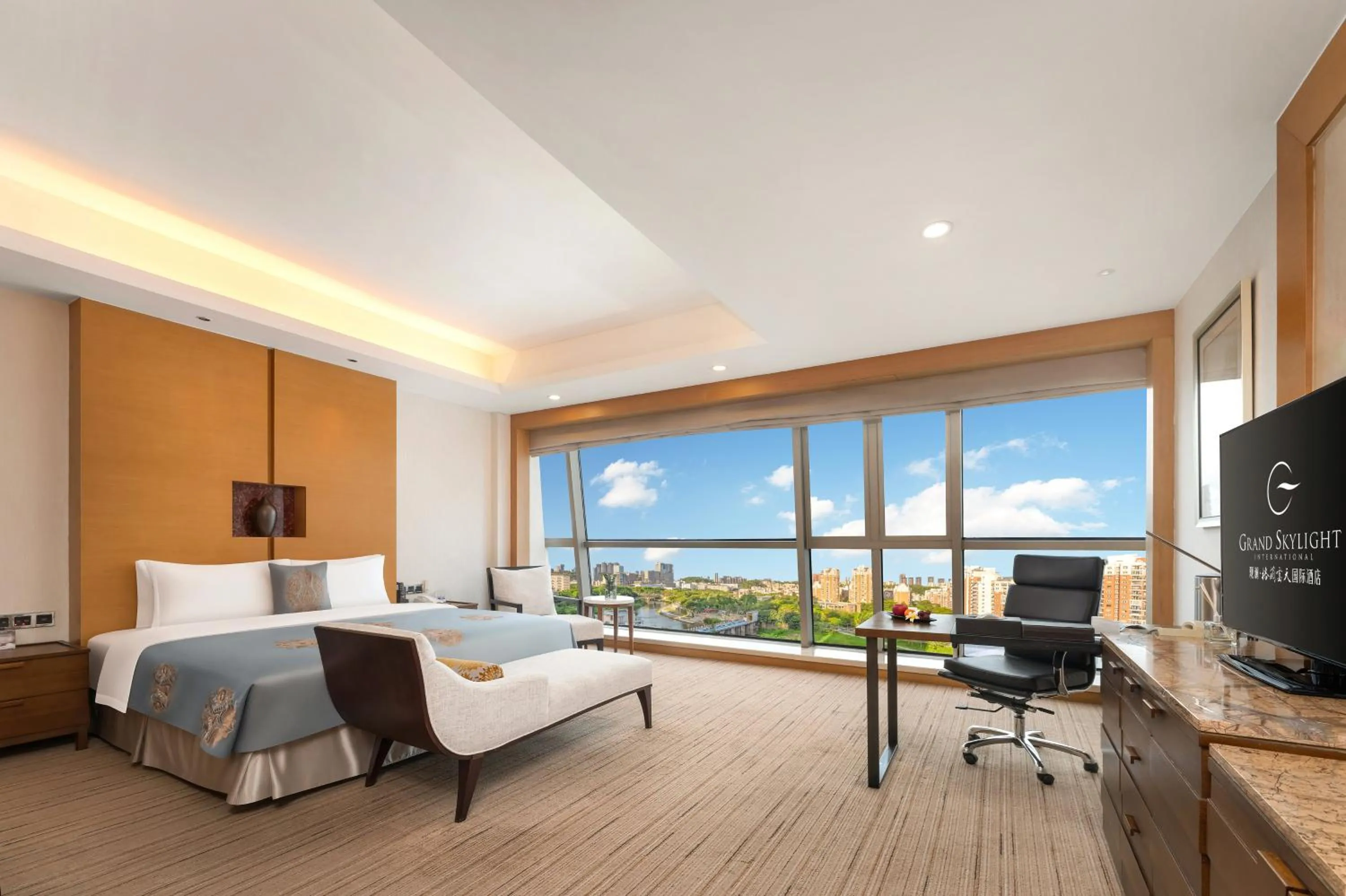 Bed in Grand Skylight International Hotel Shenzhen Guanlan, Near Metro Station, Huawei, Foxcnn, Shenzhen North Railway