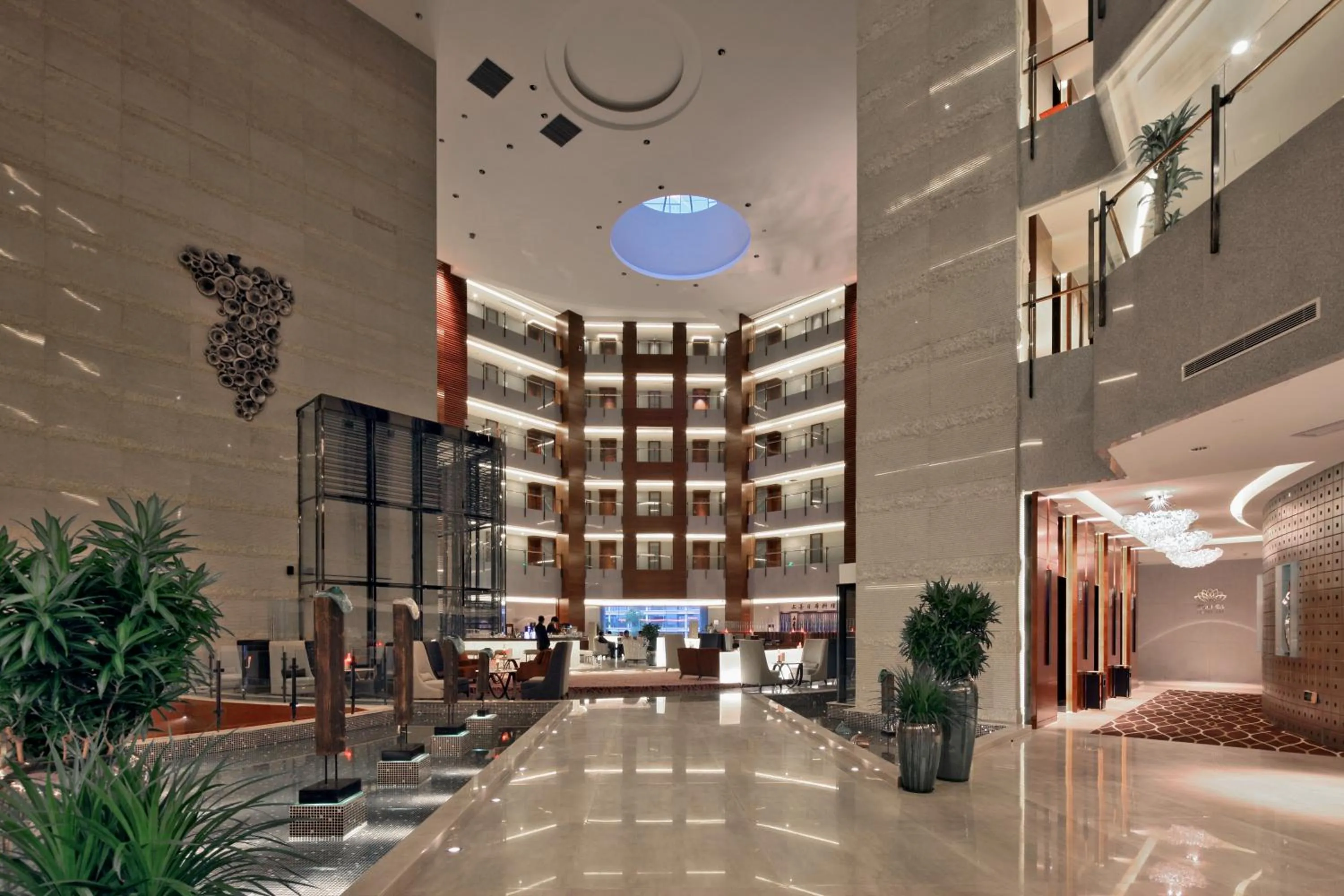 Lounge or bar in Grand Skylight International Hotel Shenzhen Guanlan, Near Metro Station, Huawei, Foxcnn, Shenzhen North Railway