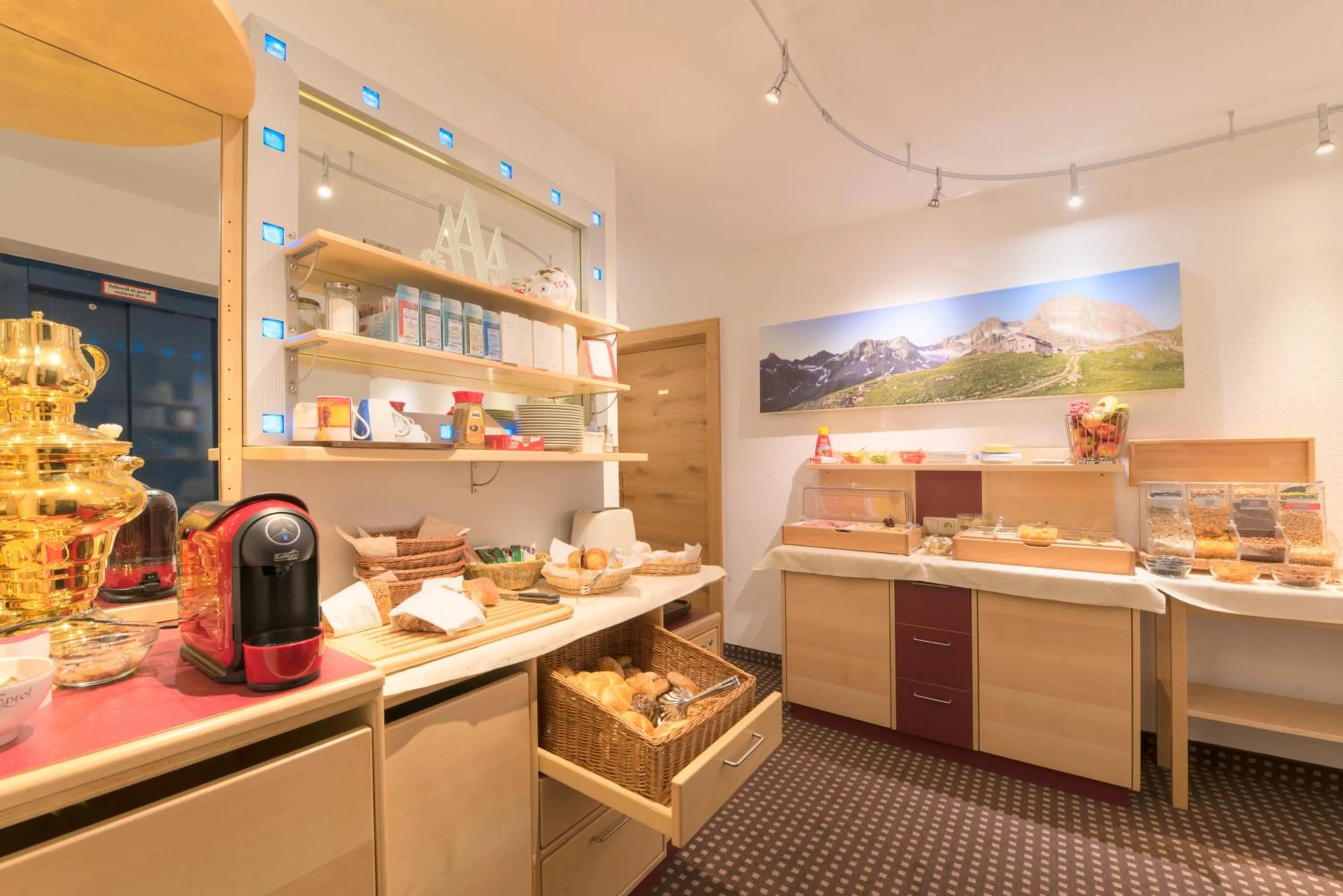 Breakfast in Aparthotel Acksteiner