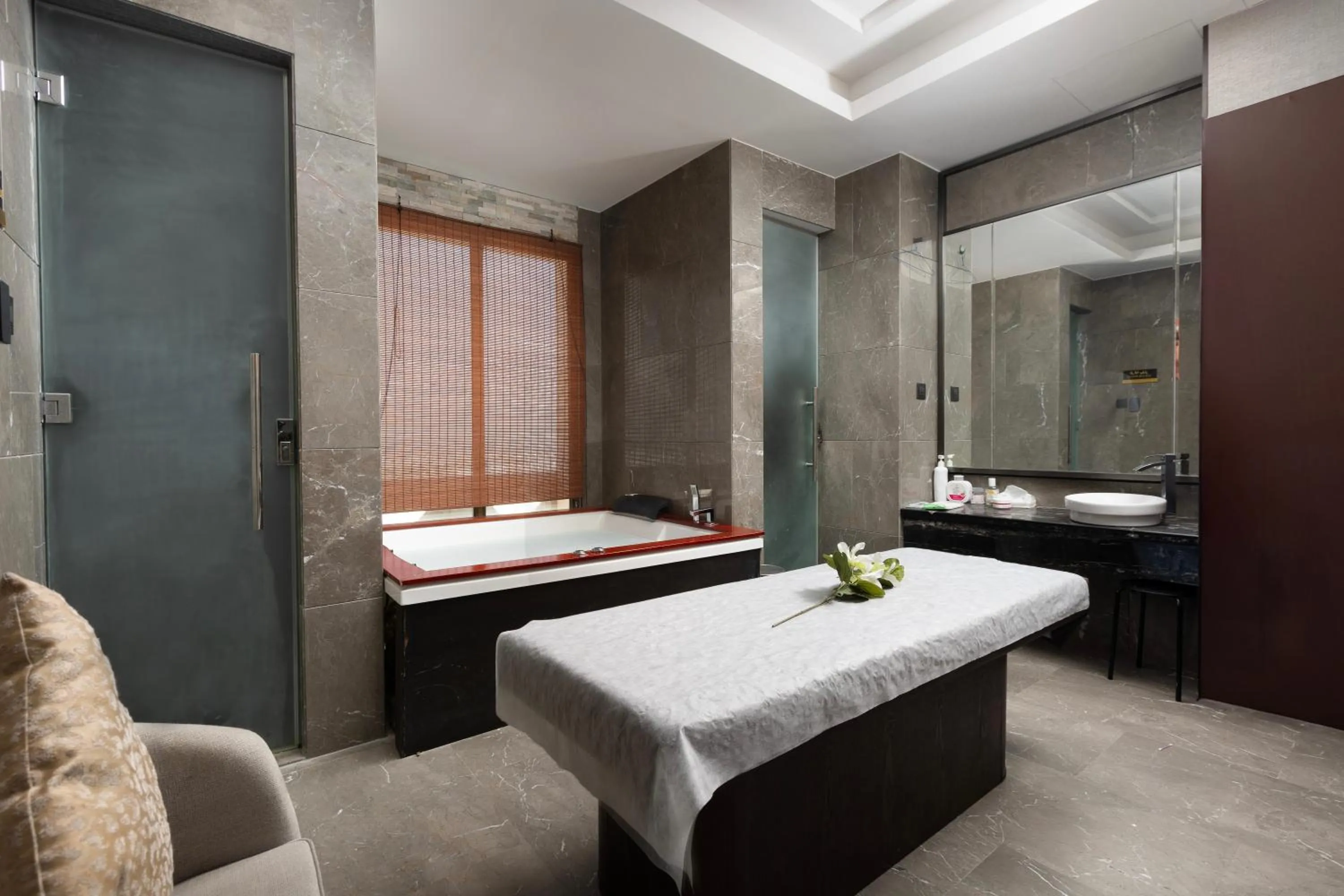 Spa and wellness centre/facilities, Bed in Braira Al Dammam