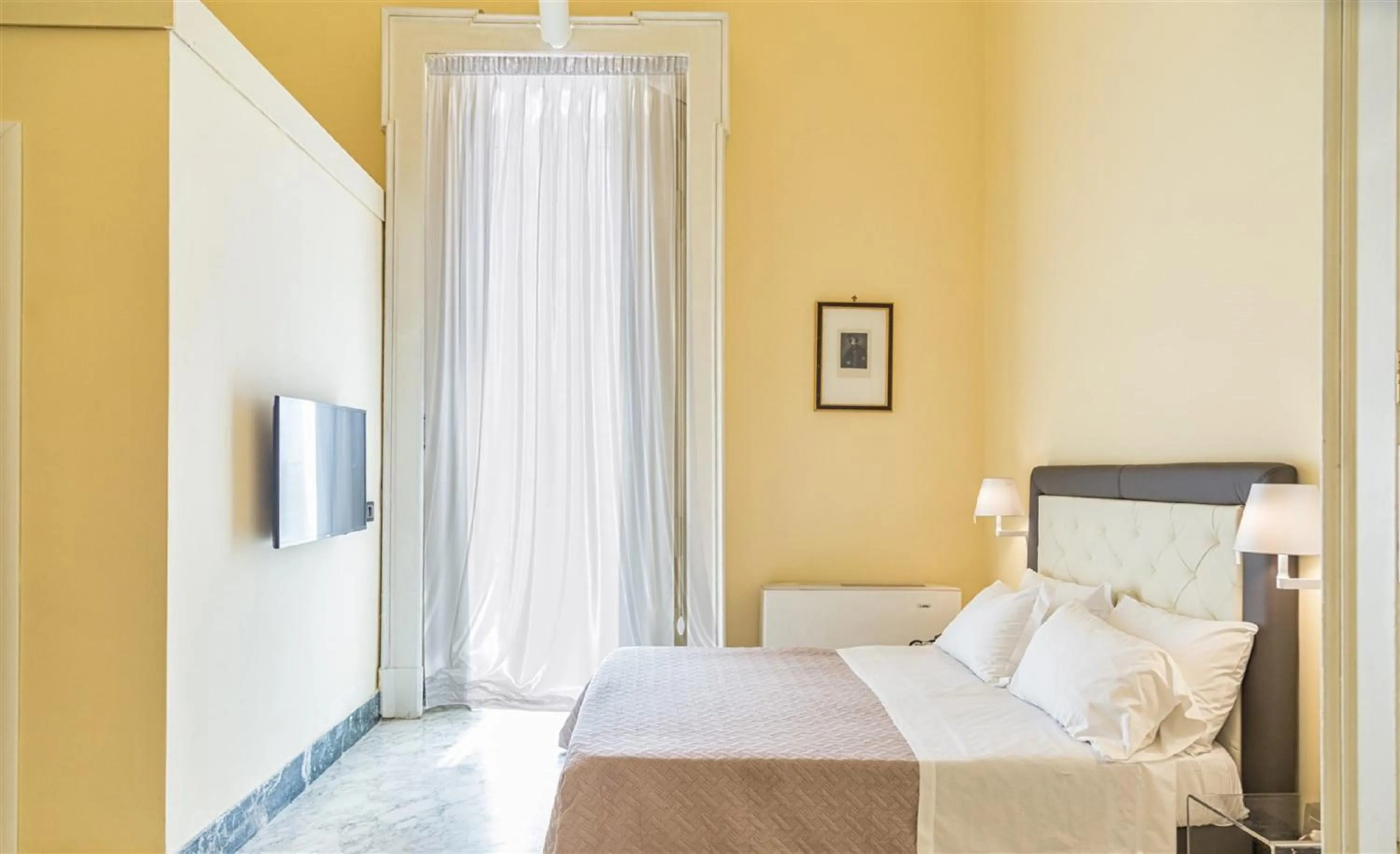 Photo of the whole room, Bed in Villa Signorini Hotel