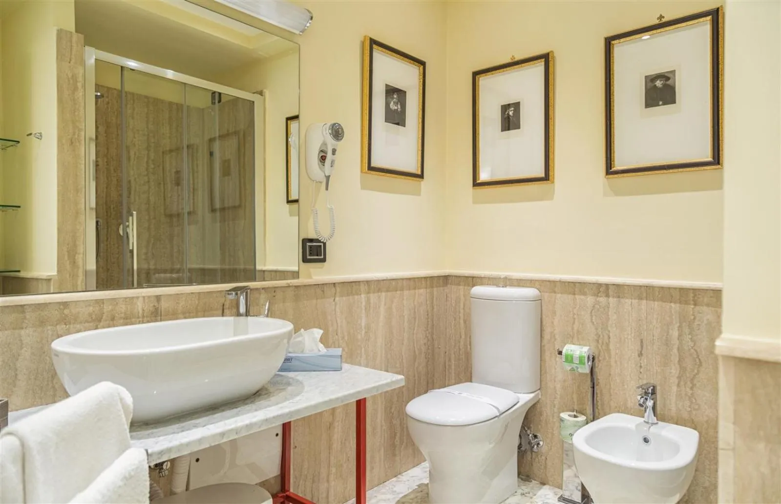 Bathroom in Villa Signorini Hotel