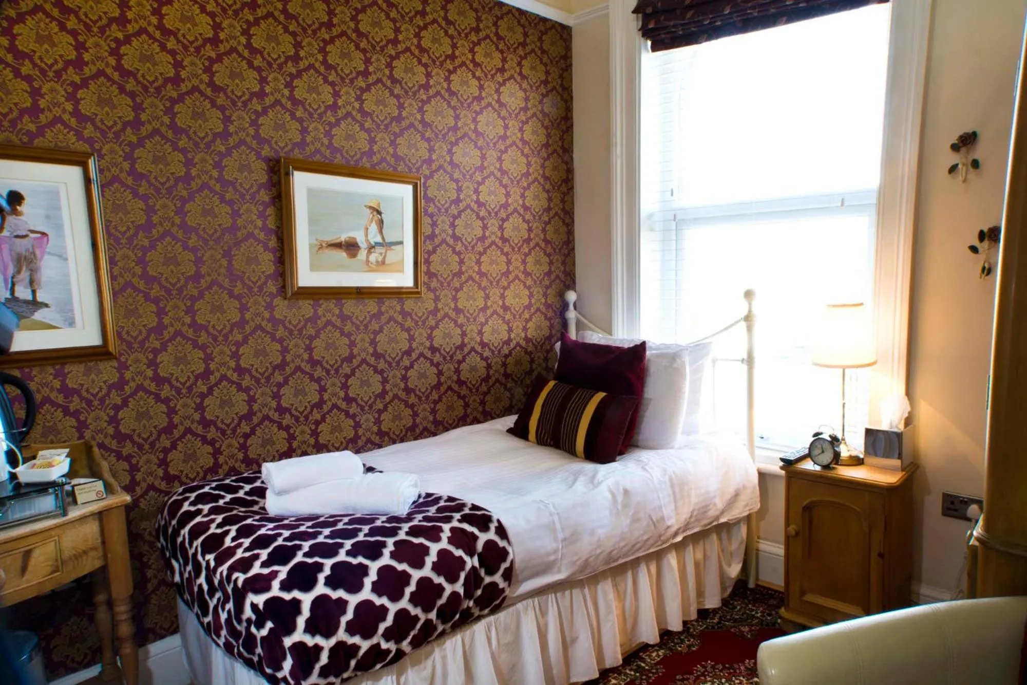 Photo of the whole room, Bed in The Leicester