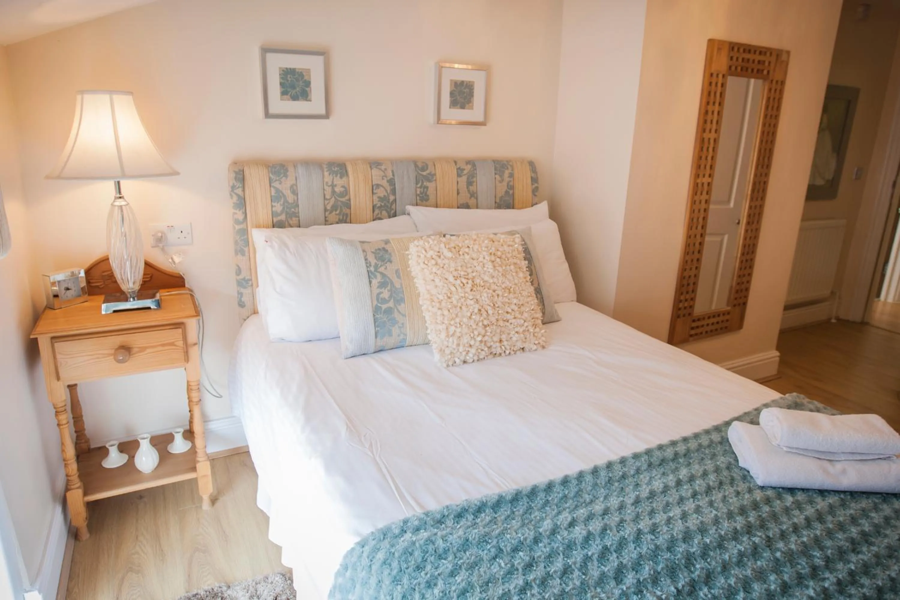 Bedroom, Bed in The Leicester