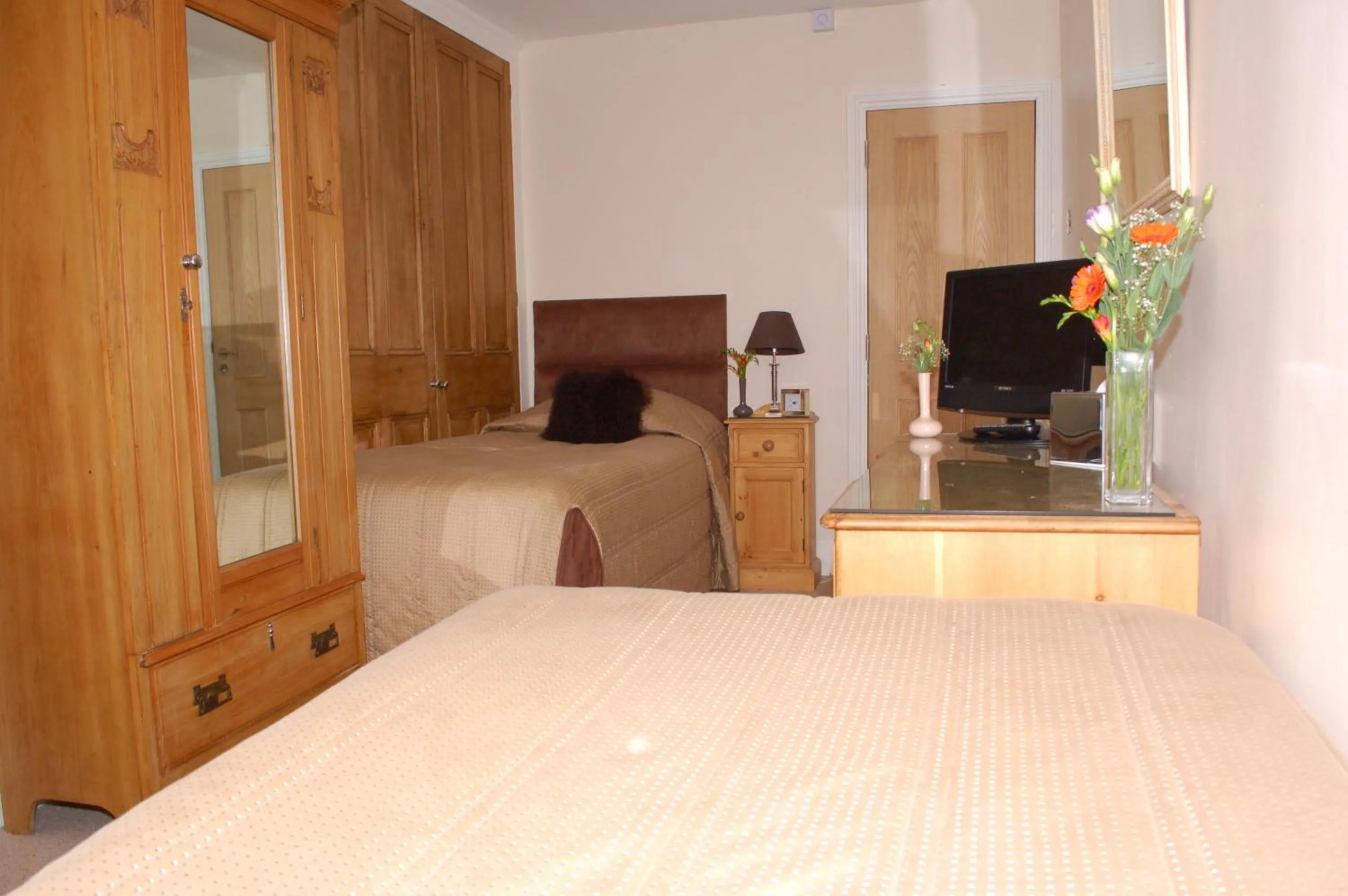 Bedroom, Bed in The Leicester