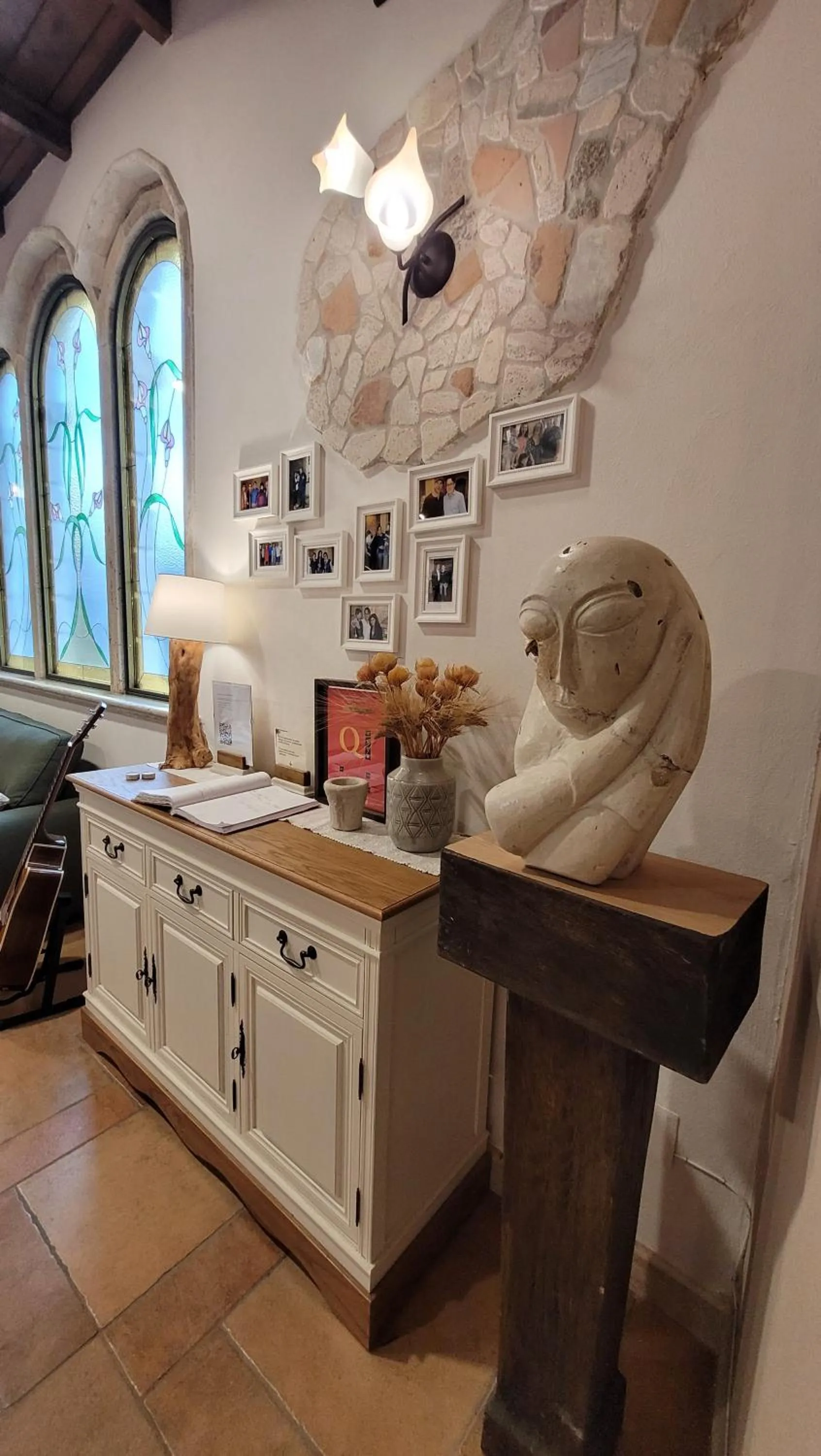 Living room in Domus Romulea