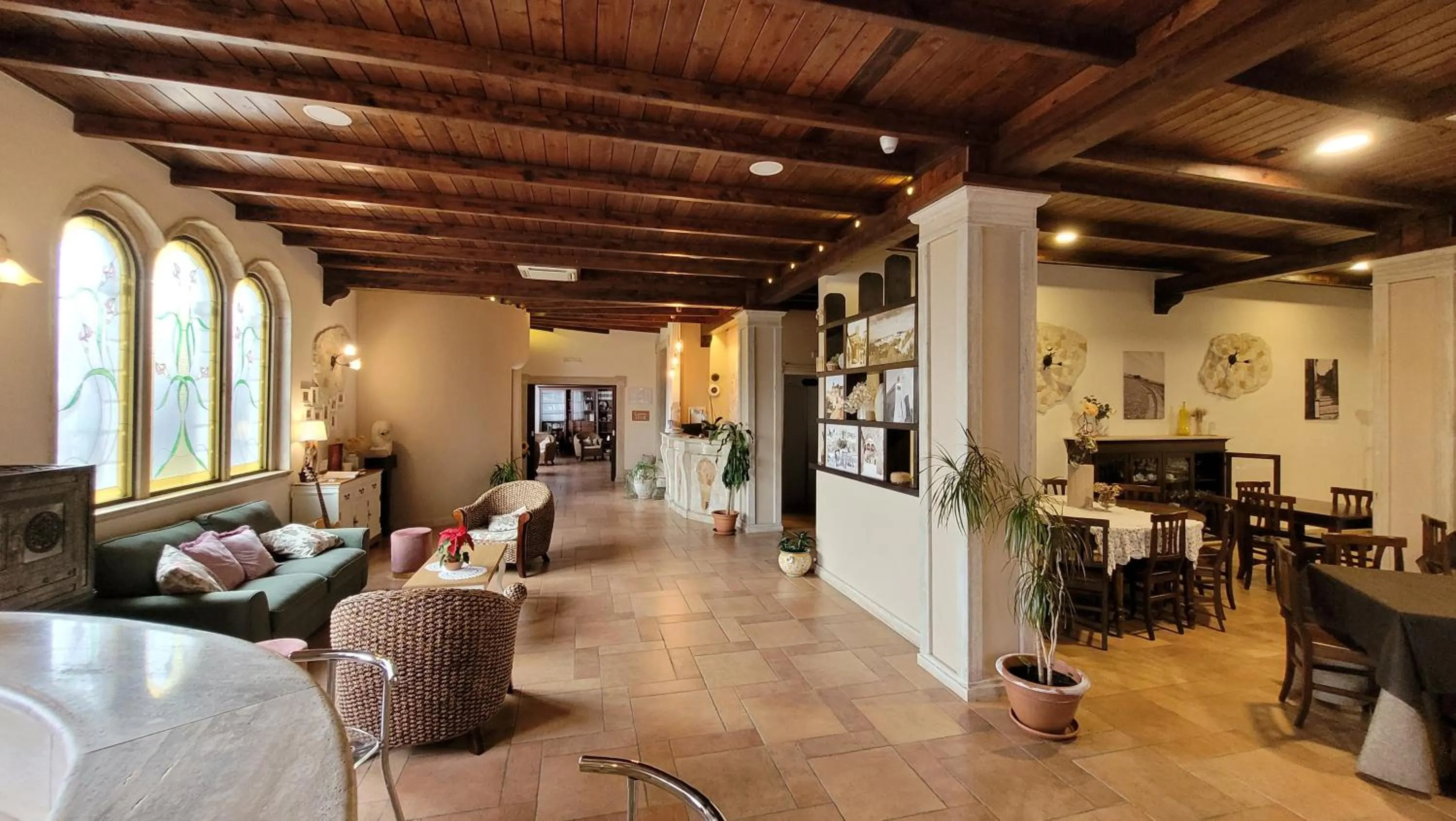 Restaurant/places to eat in Domus Romulea