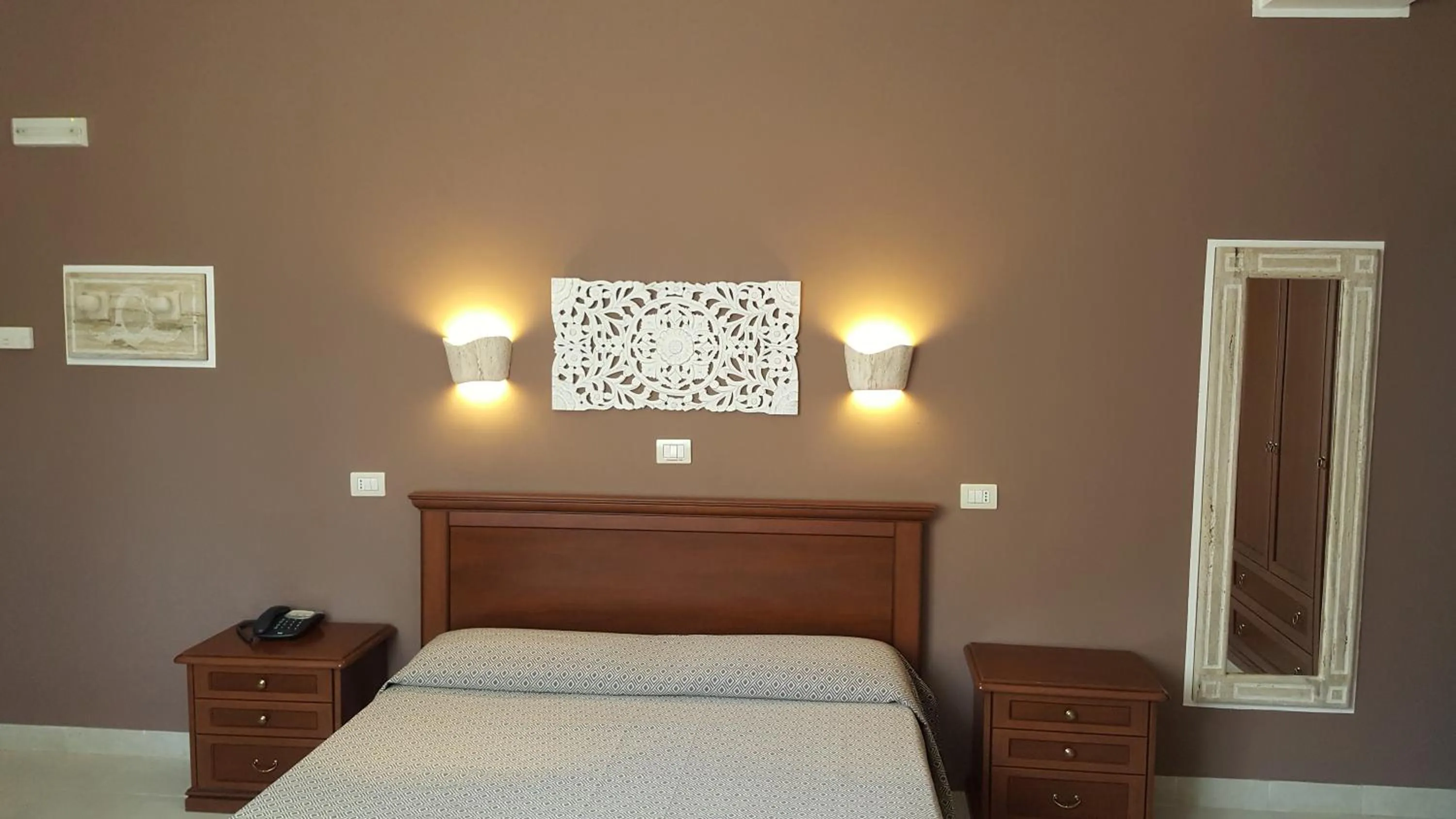 Bedroom, Bed in Domus Romulea