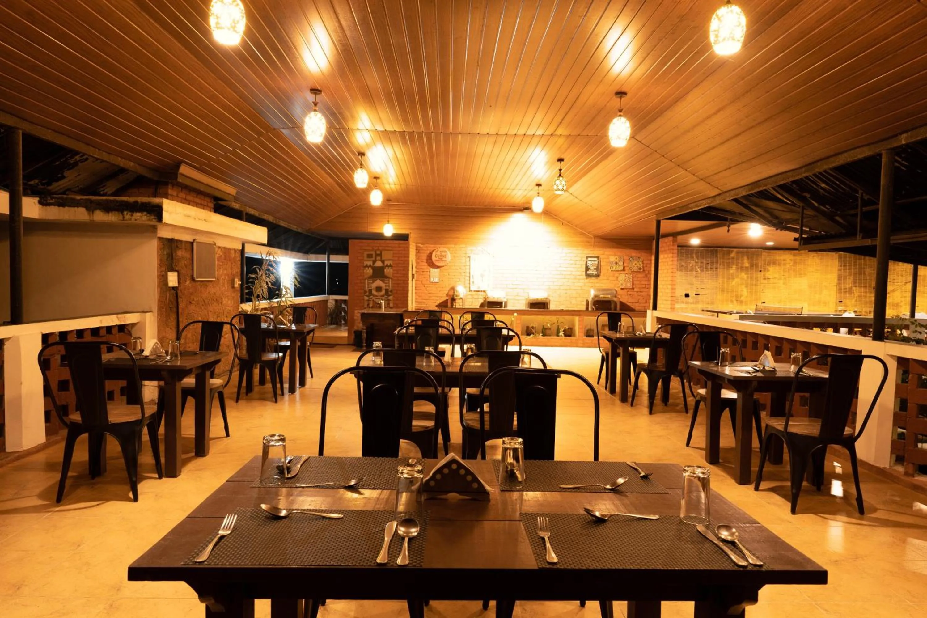 Restaurant/places to eat in Falling Waters Munnar