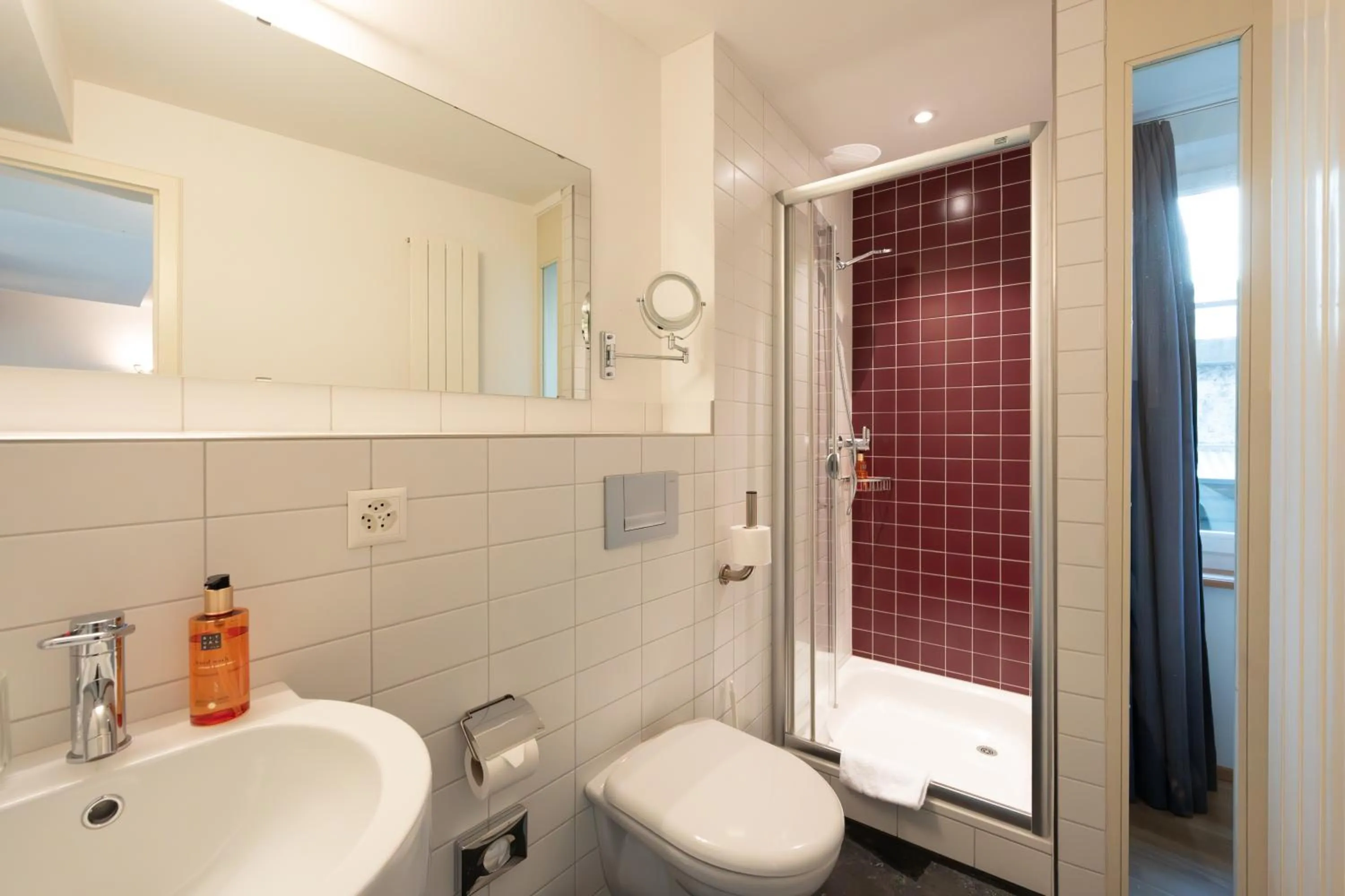 Hotel Le Lion - Self Check-in