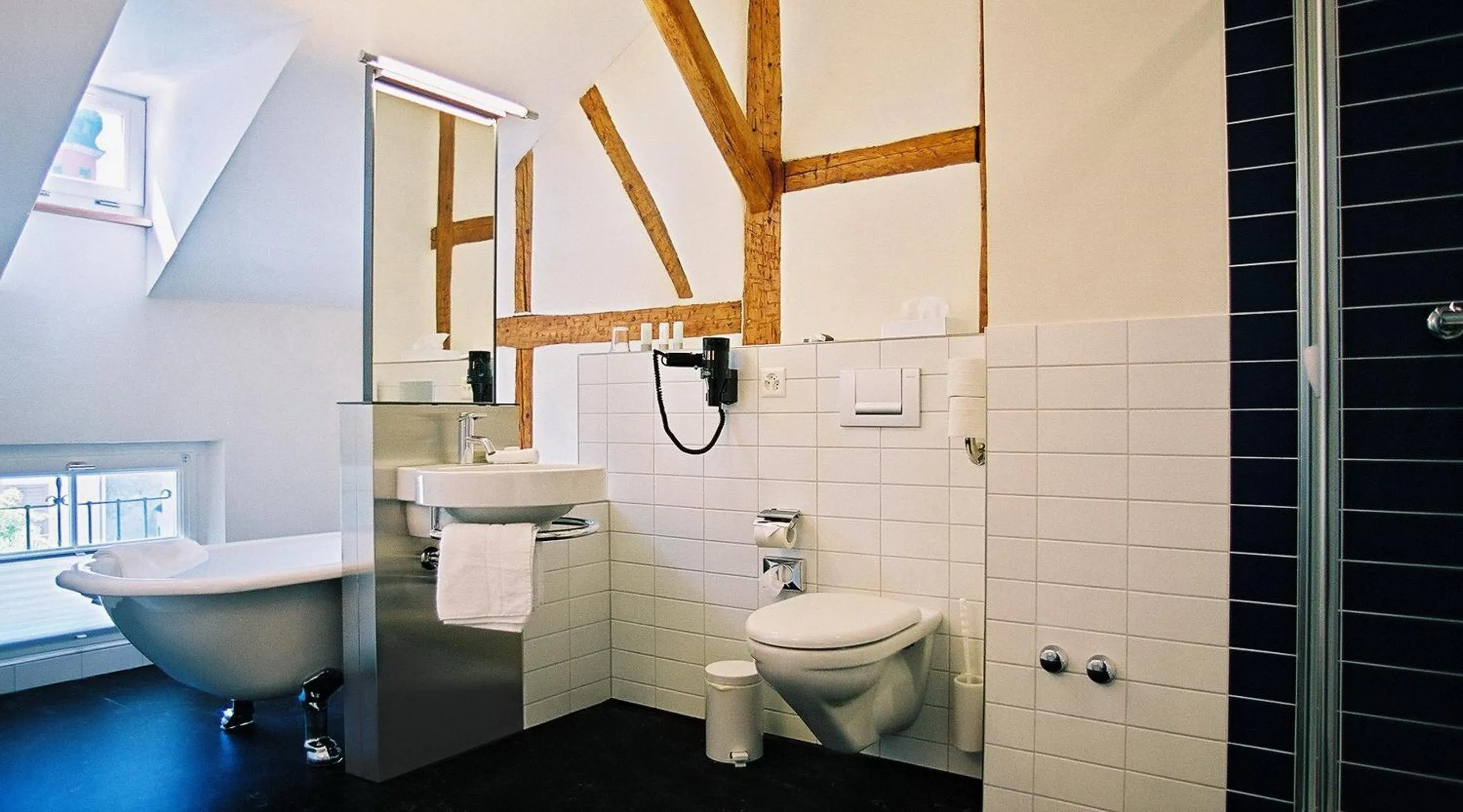 Bathroom in Hotel Le Lion - Self Check-in