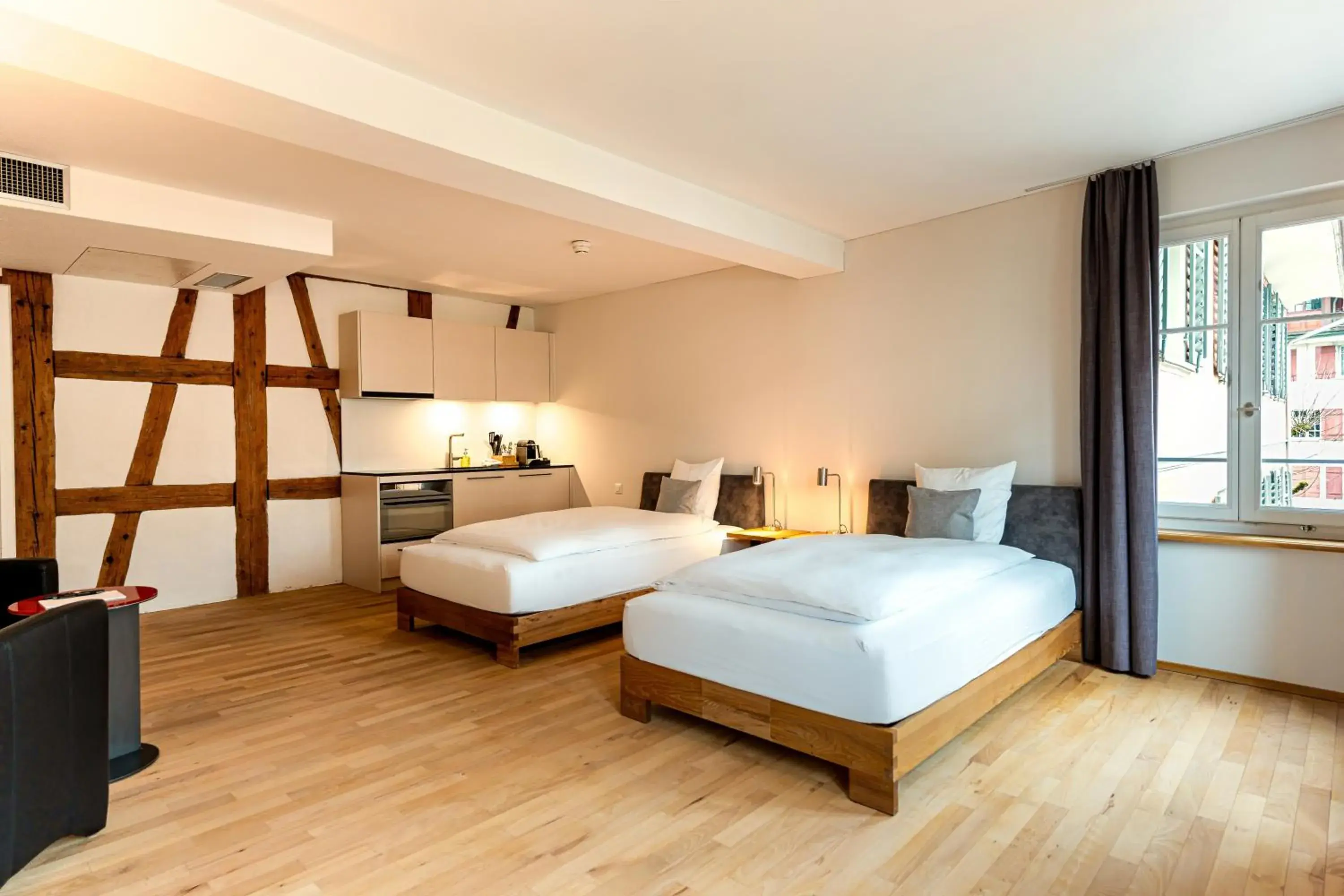 Twin Room with City View - single occupancy in Hotel Le Lion - Self Check-in Twin Room with City View - single occupancy in Hotel Le Lion - Self Check-in